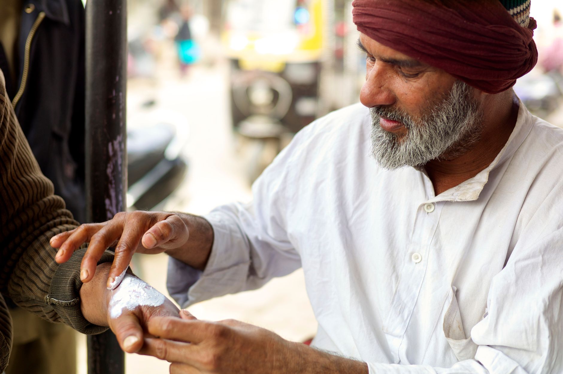 India’s Healthcare Dilemma: The 40 Crore Caught in Between