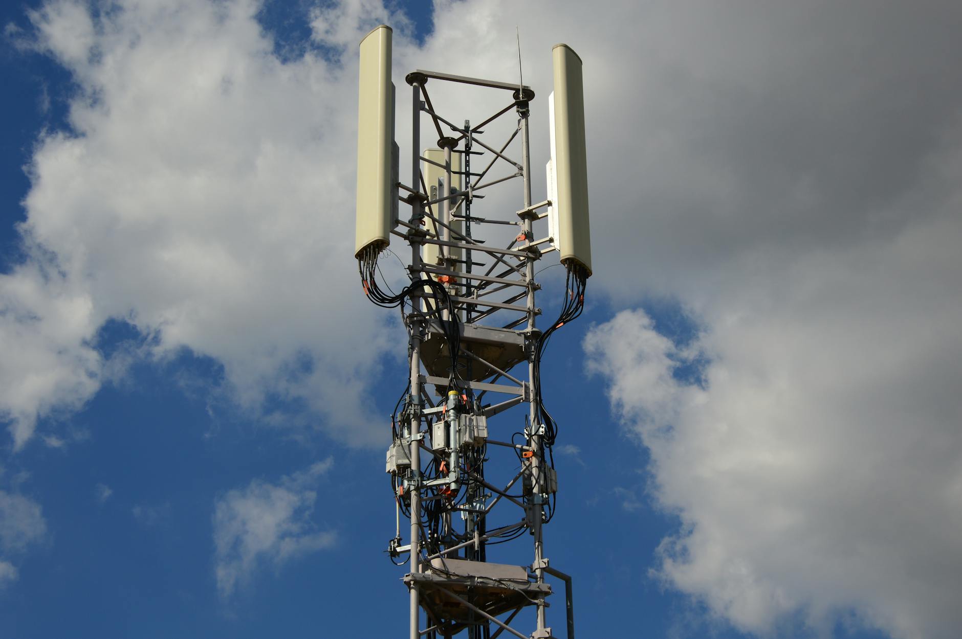 BSNL's Leap in 4G Technology Propels India to Global Telecom Heights