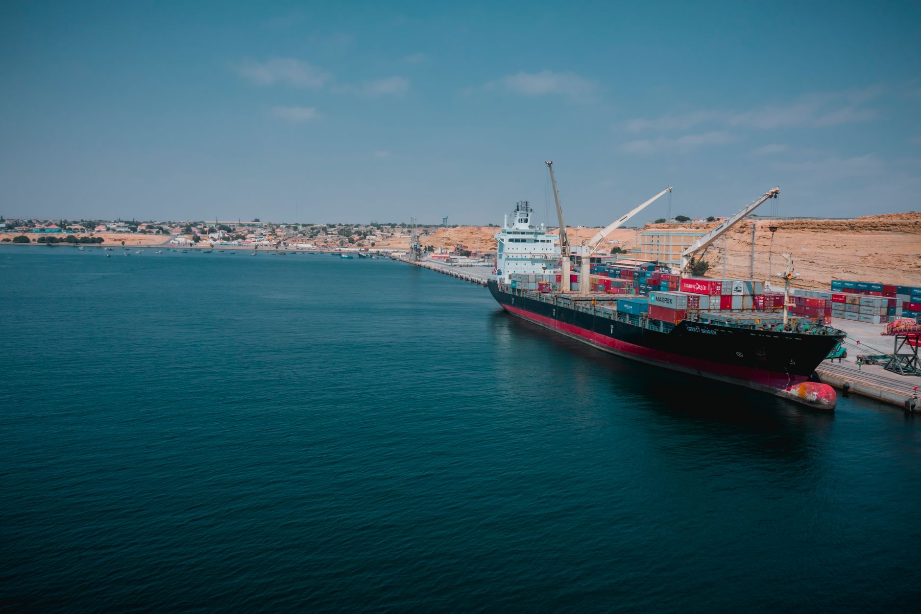 Stranded Hormuz Ships Pose Global Bioinvasion Threat