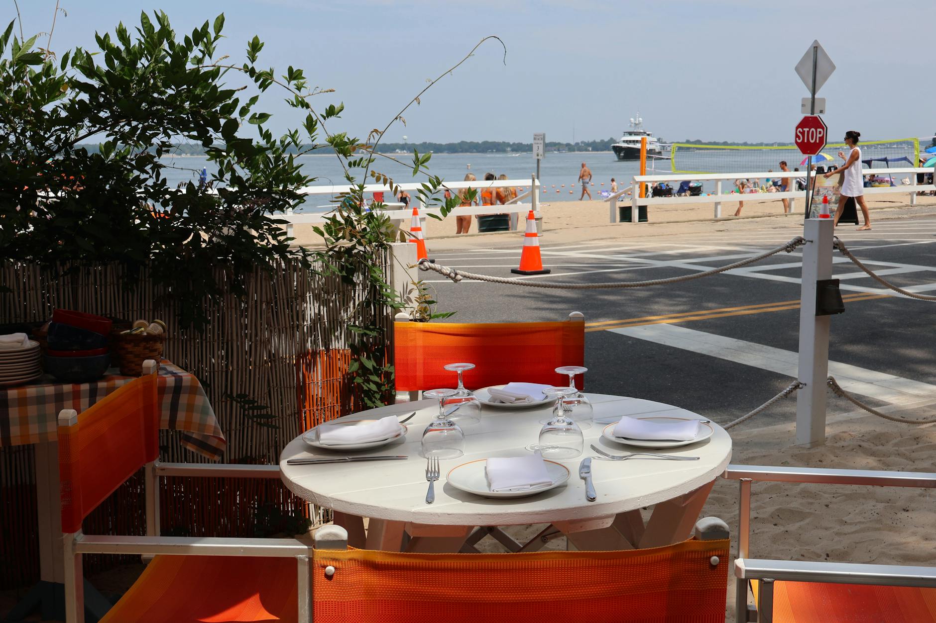 Feynman's Maths Trick: Choosing the Perfect Holiday Eatery