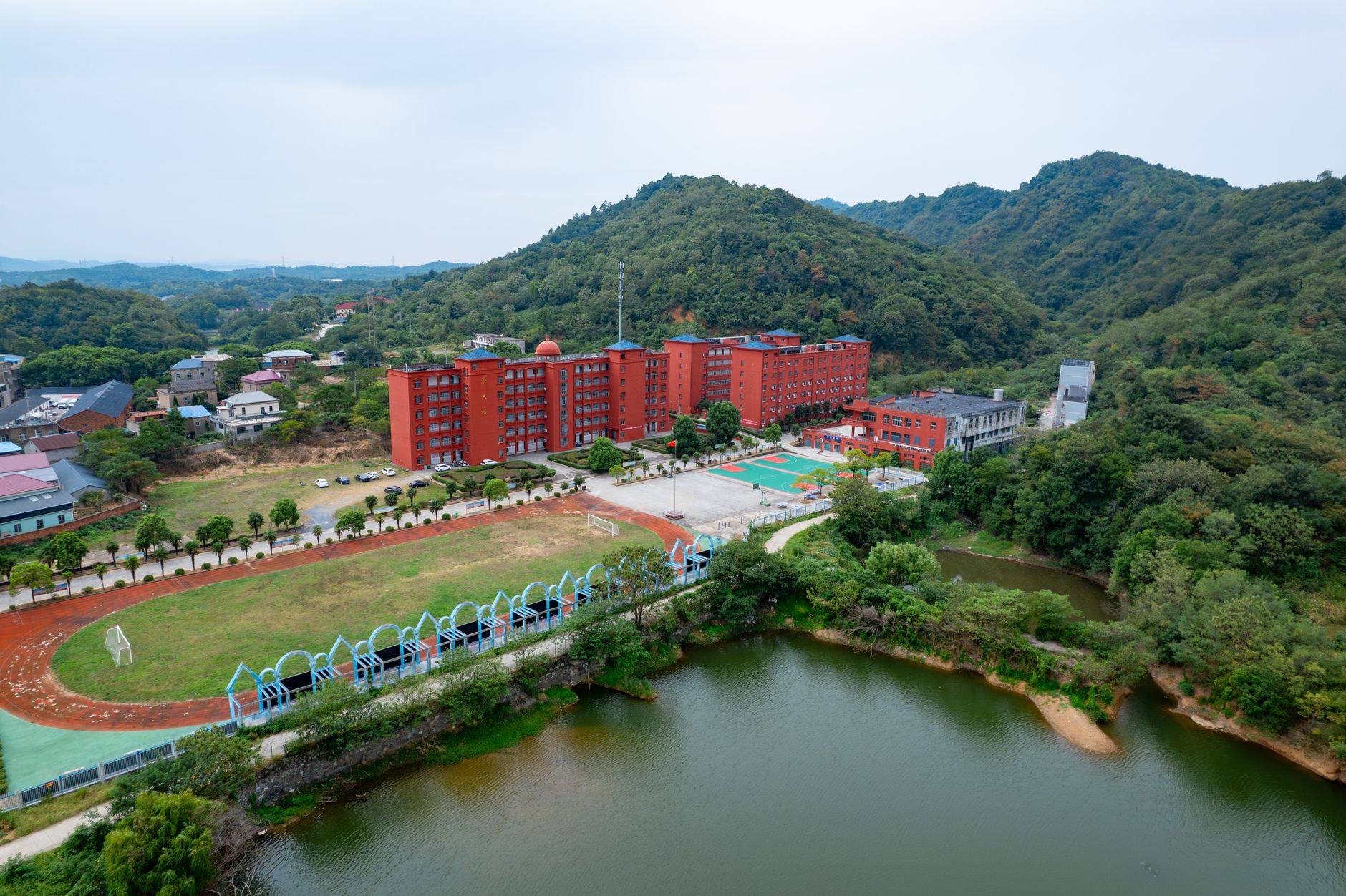 American Scholar Champions STEAM Education in Chongqing