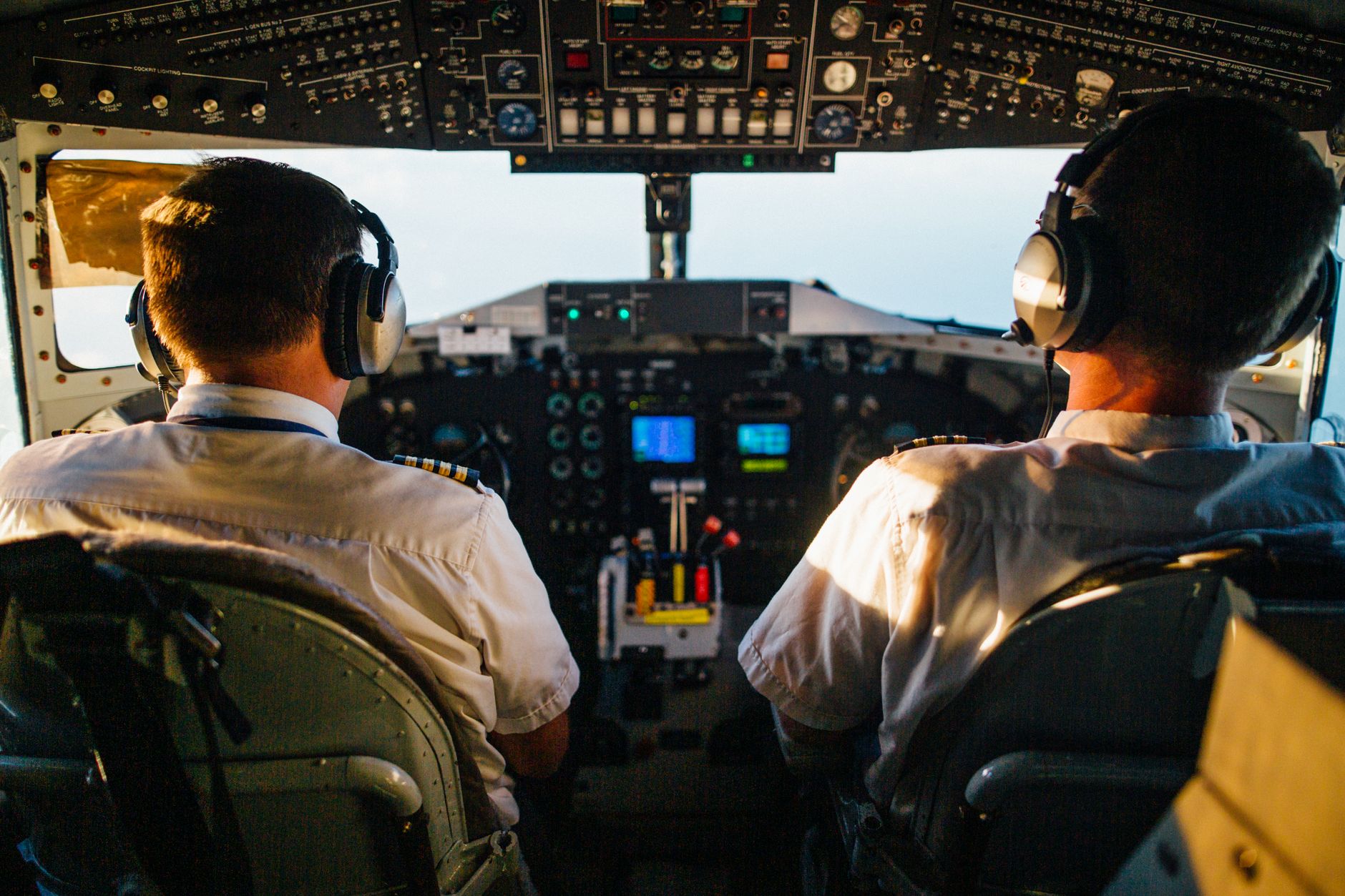 Indian Pilot Hailed as Hero for Thwarting Mid-Air Crisis
