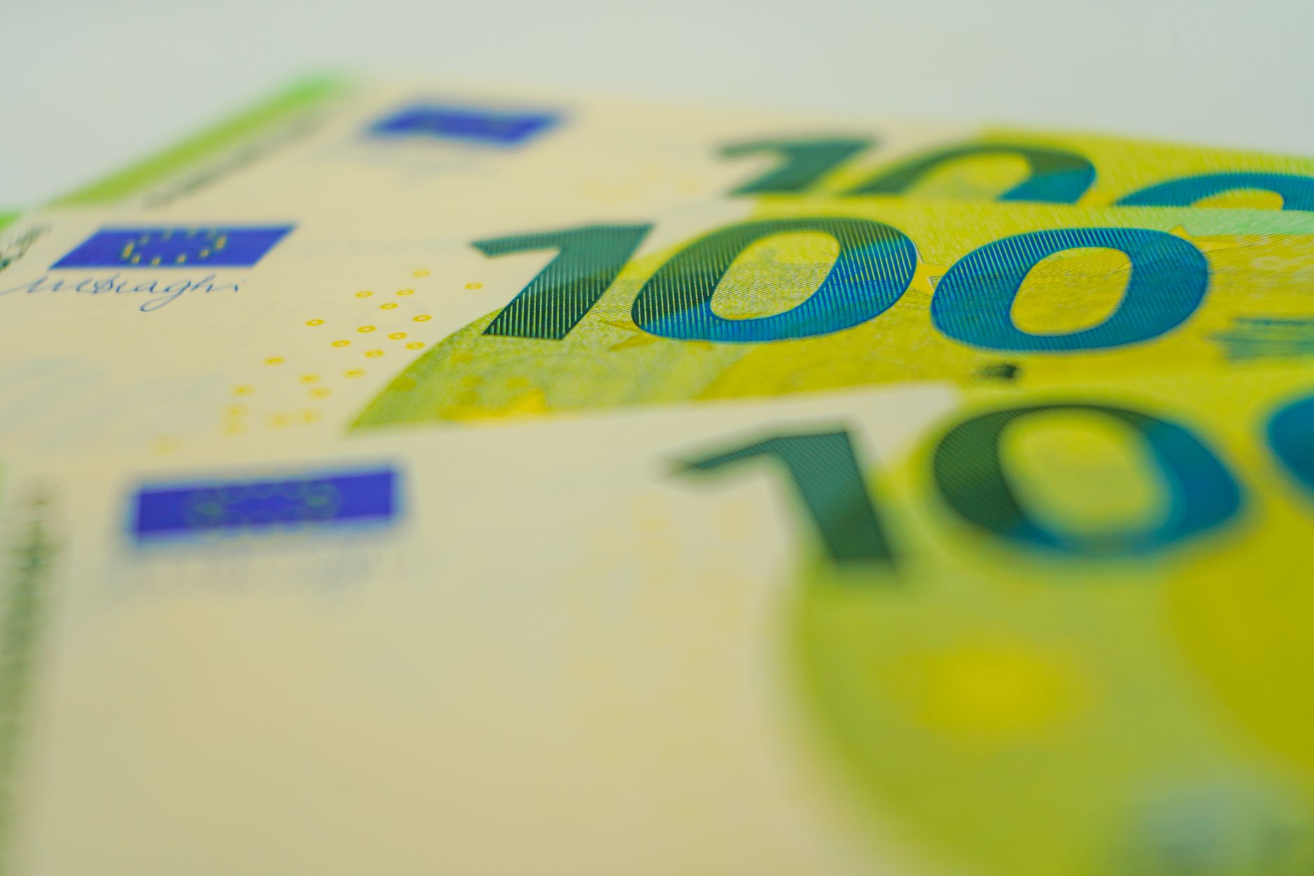 Norway's Wealth Fund Faces $30 Billion Setback Amid Bond Market Strain