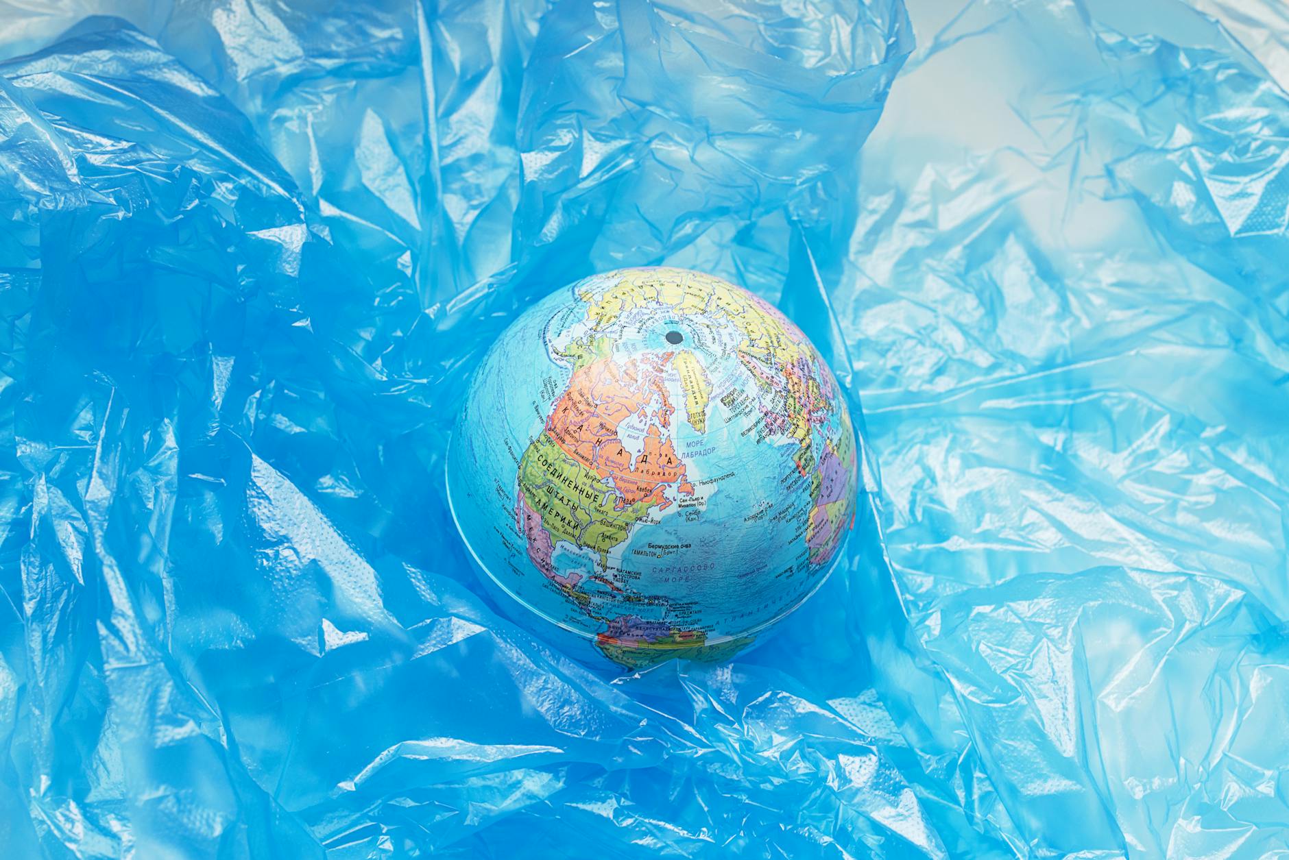 Minister Unveils Campaign to Combat Plastic Pollution