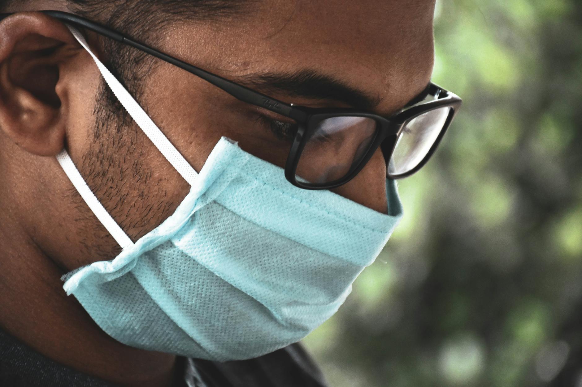 India Stays Ebola-Free as Health Minister Reviews Readiness