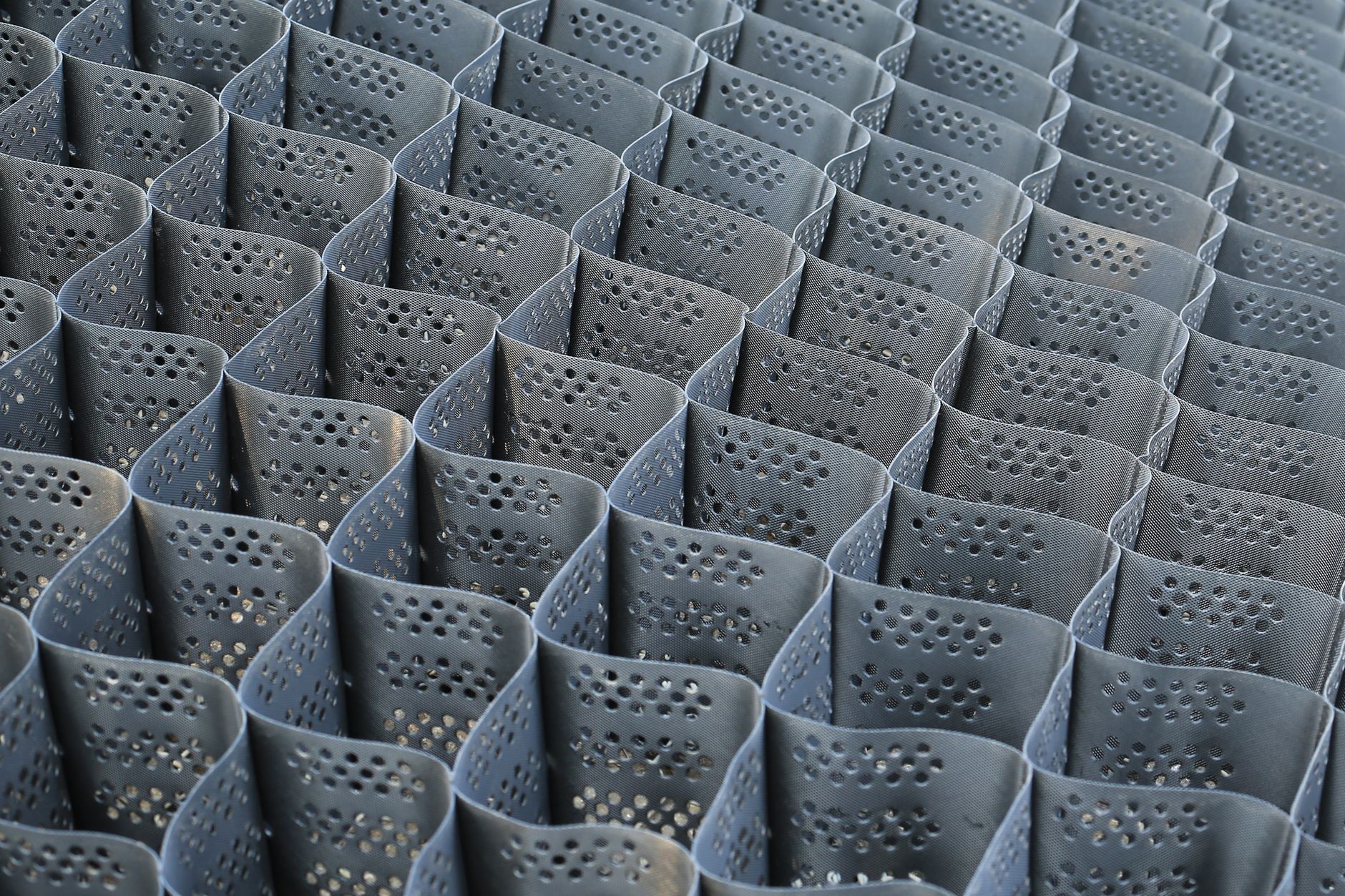 Mimicking Nature: The Material That Transforms in Seconds