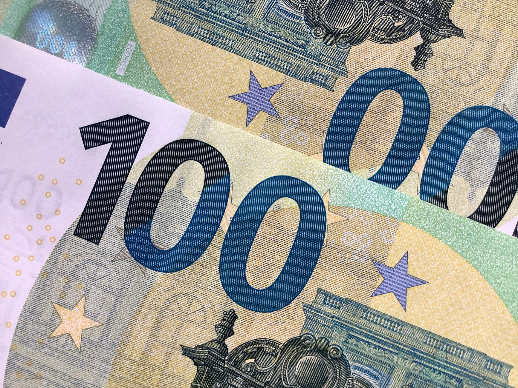 EU Education Funding Stable but Concerns Over Decline Persist