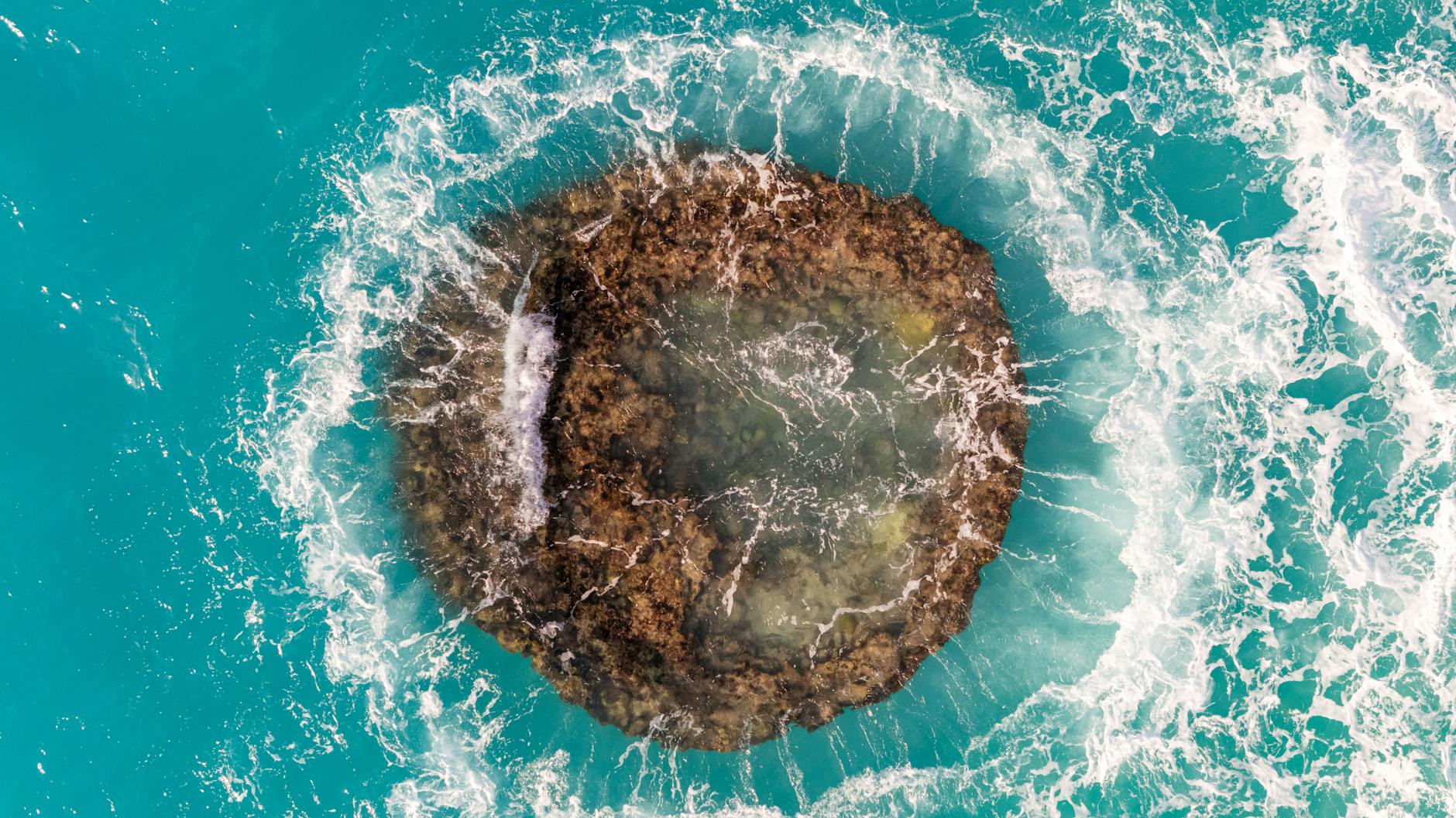 Scientists Unveil Hidden Structure Beneath Bermuda