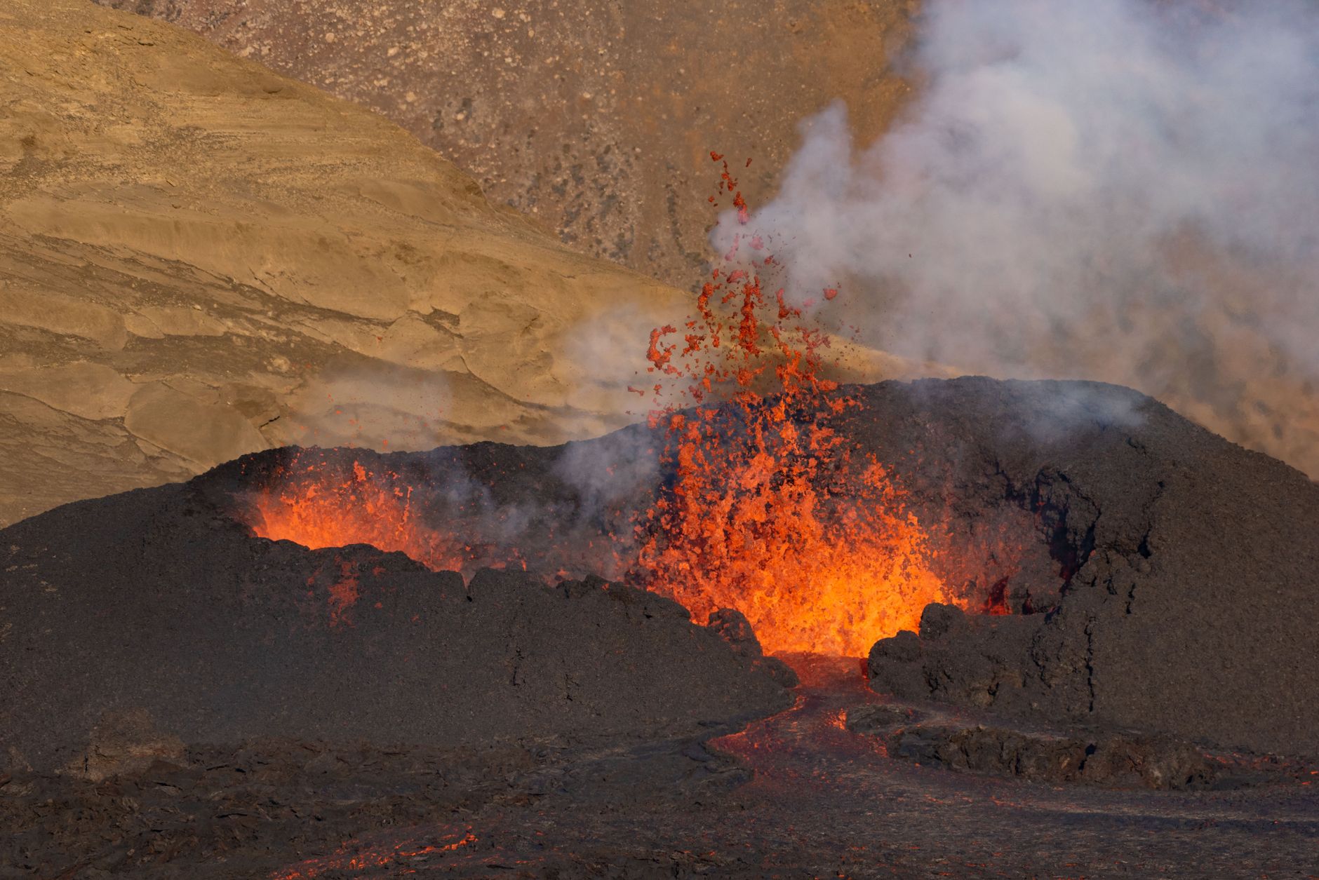 Superheated Magma: The Fiery Force Behind Lava Fountains