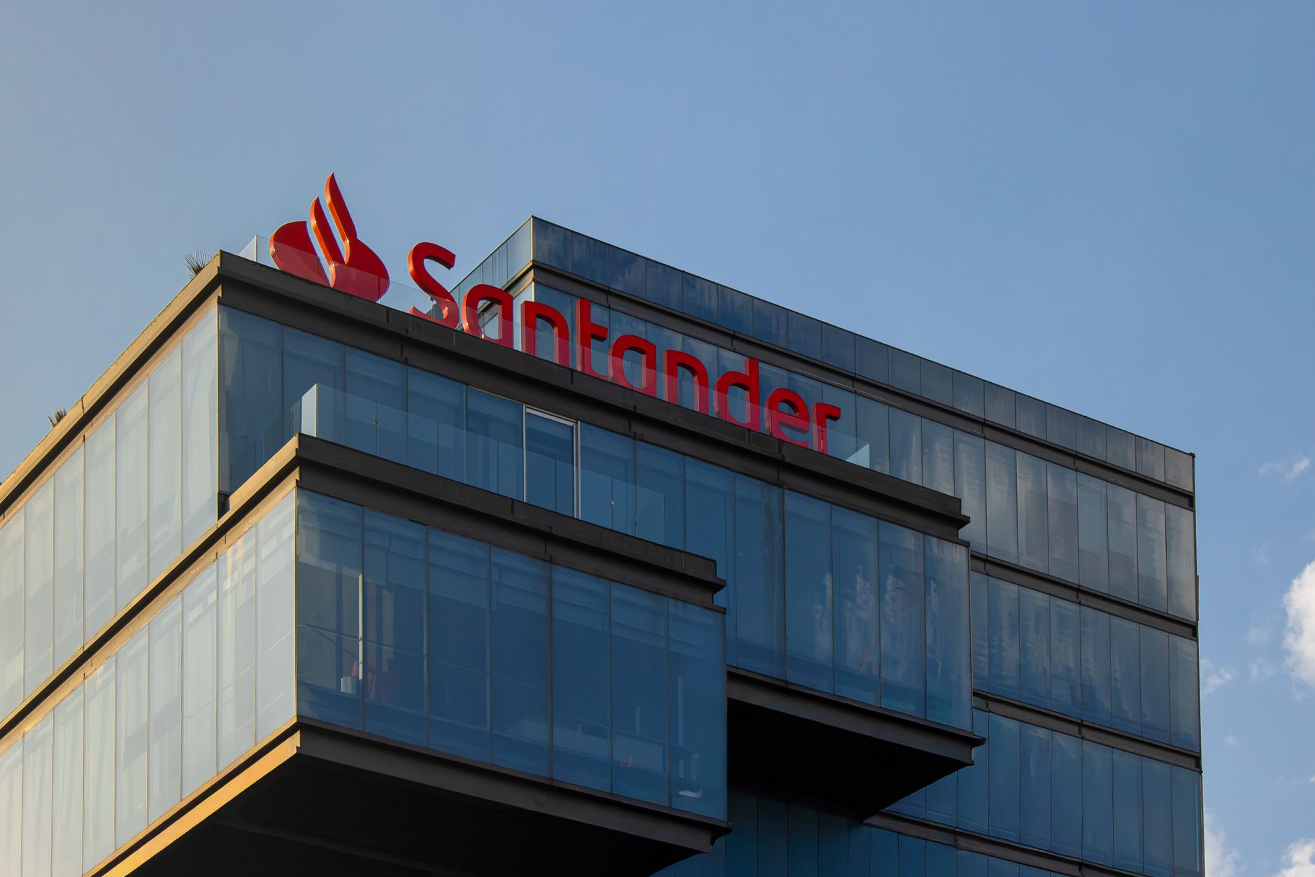 The Timeless Enterprises: Six Companies That Defy the Ages