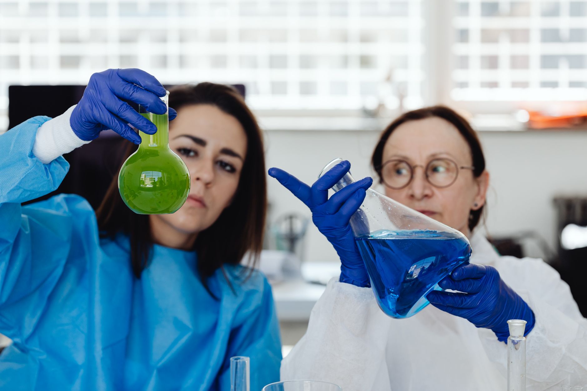 1926: Scientific Wonders and Women's Role in Innovation