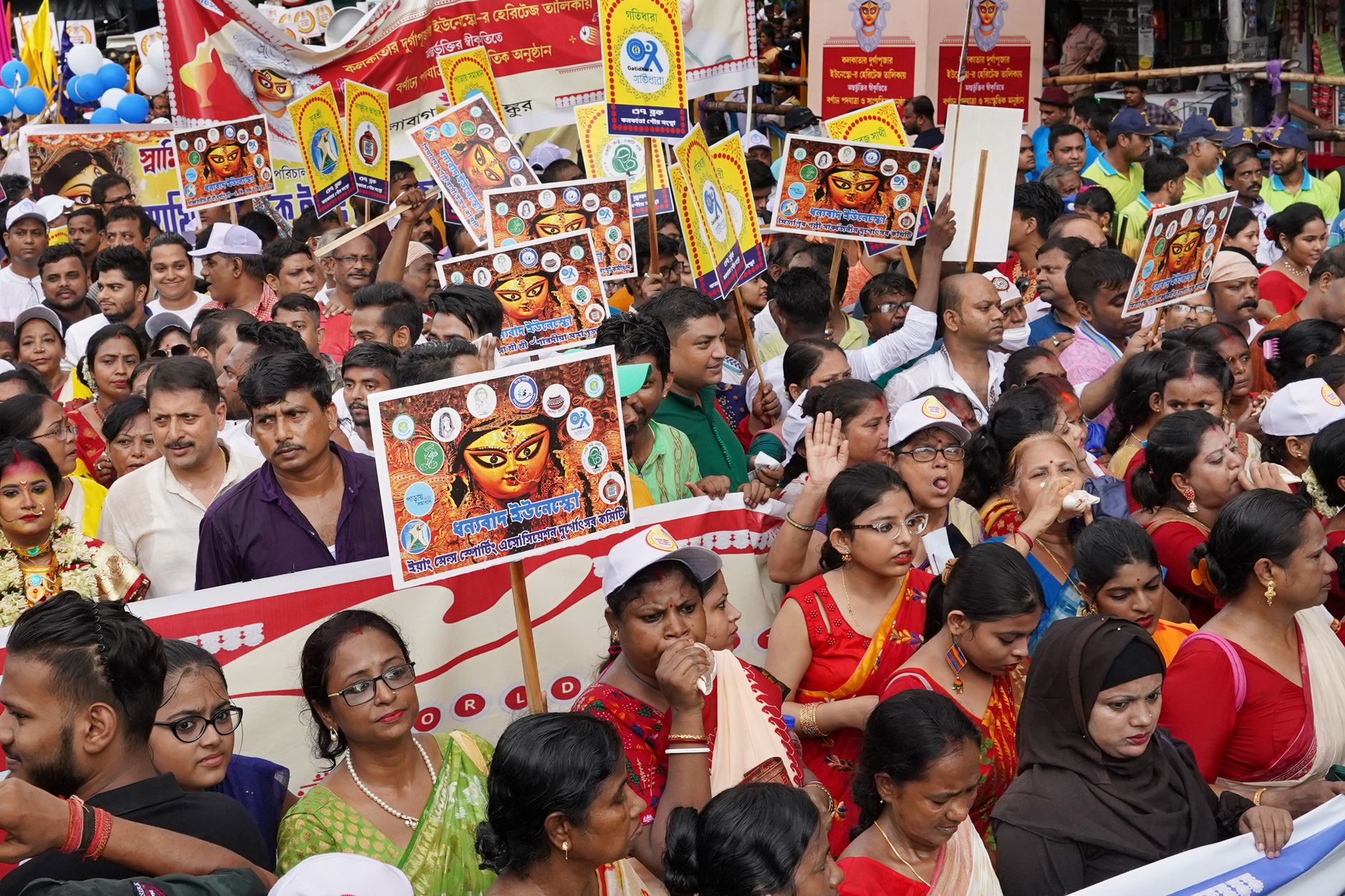 Durga Puja's Uneven Business Gains Leave Small Traders Struggling