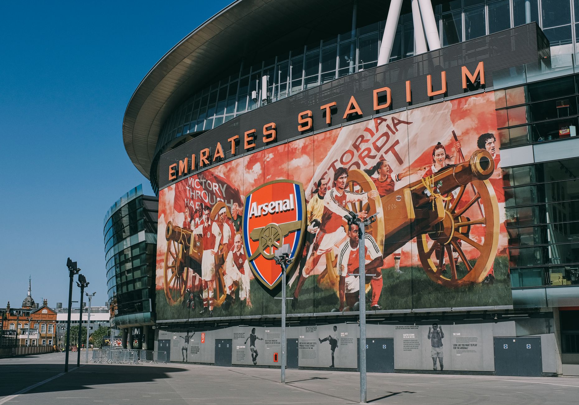 Arsenal's Transfer Tango: Osimhen Enters the Fray Amid Martinelli Talks