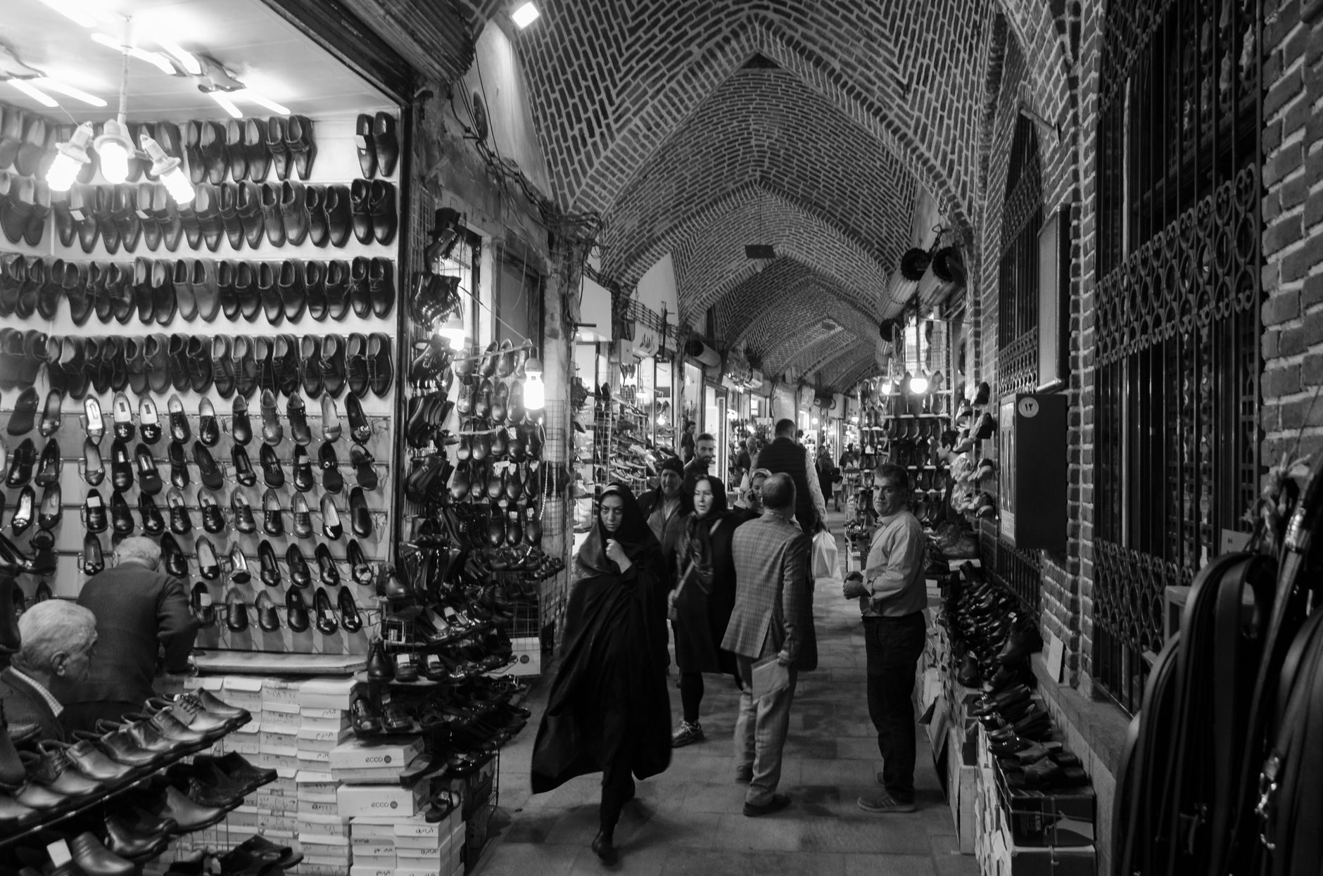Iran's Economic Resurgence: Signs of Recovery Amid Post-War Challenges