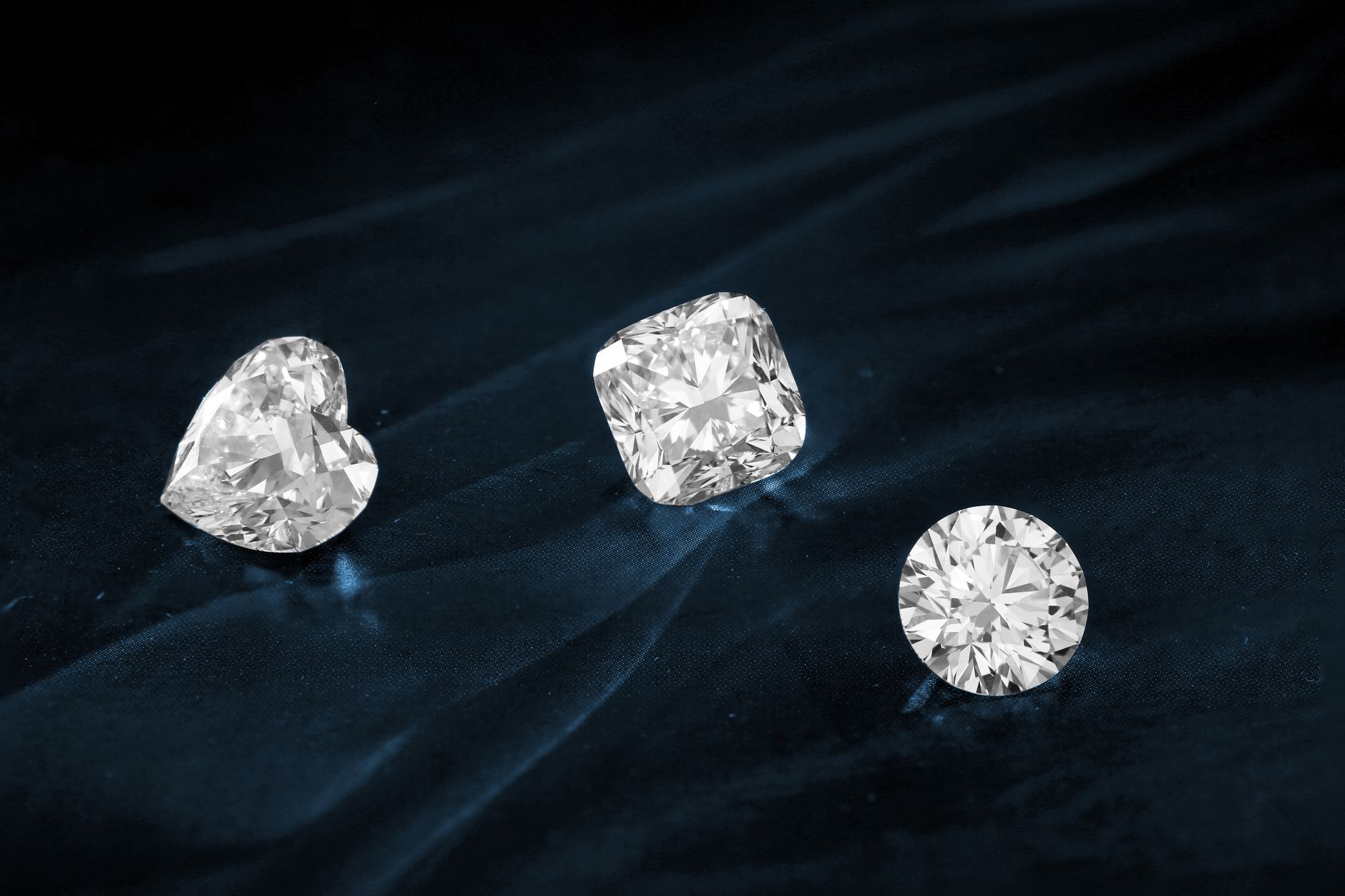 Lab-Grown Diamonds: The Sparkling Disruptors of the Market