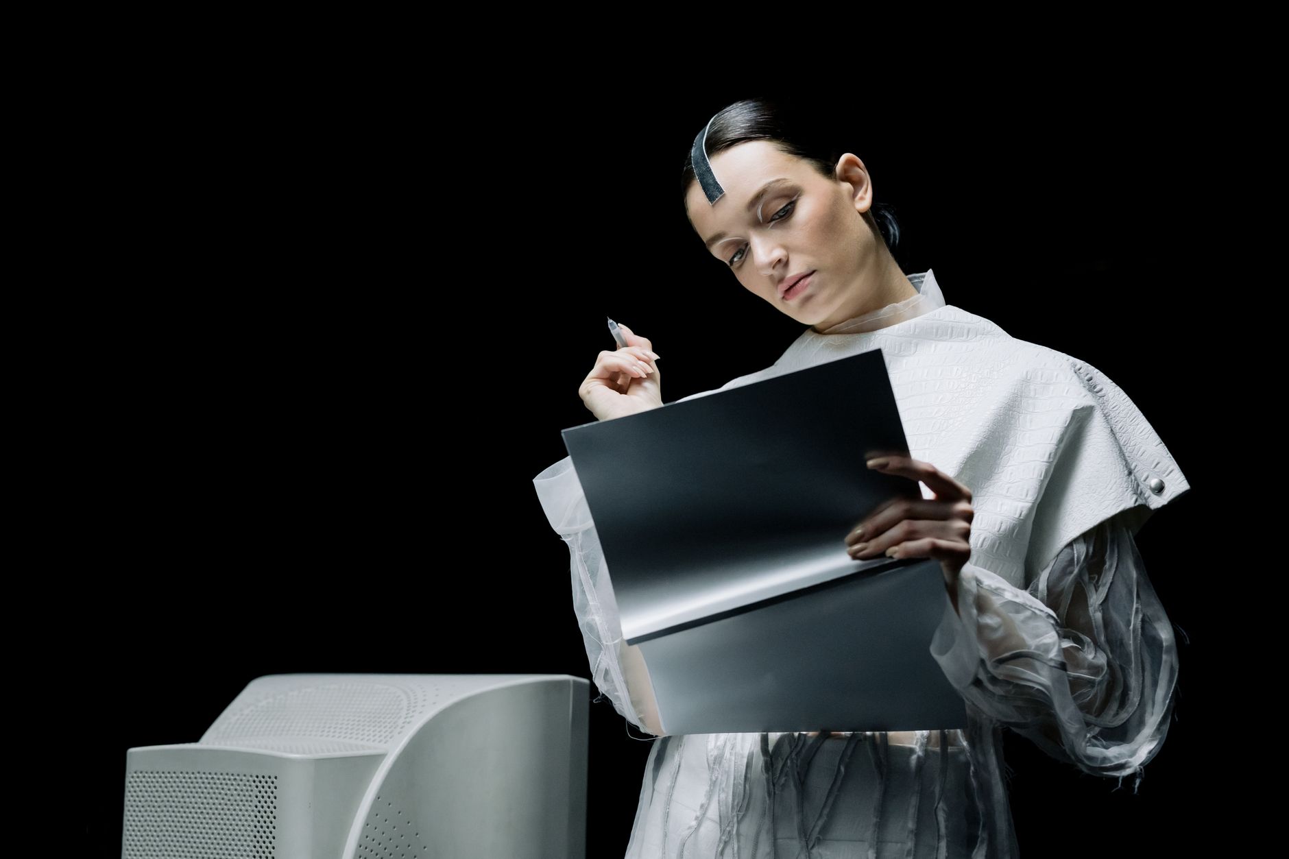 AI Industry Booms, Yet Women Lag Behind in Opportunities