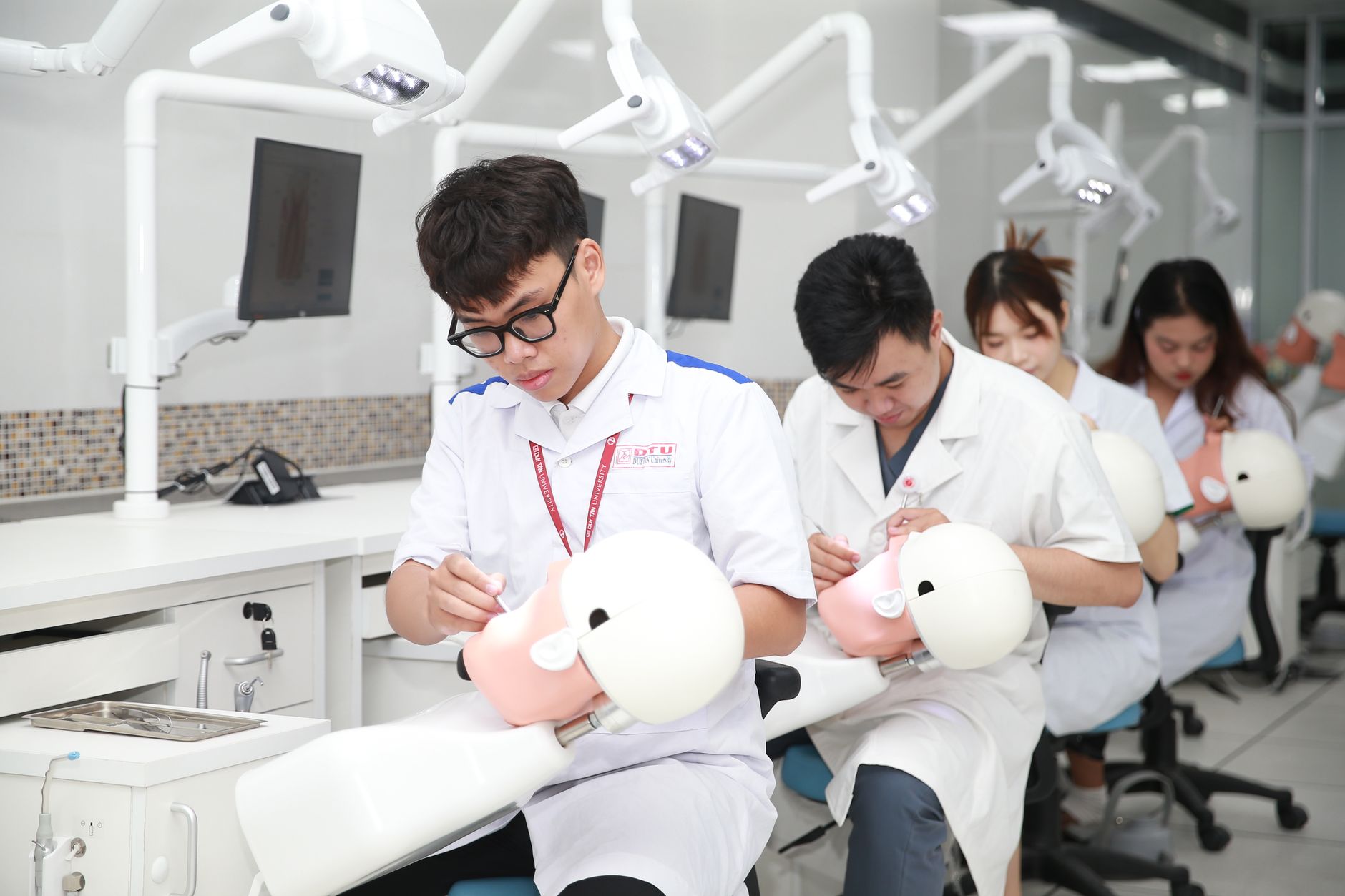 Loyalist College Elevates Medical Training with Sectra's Platform
