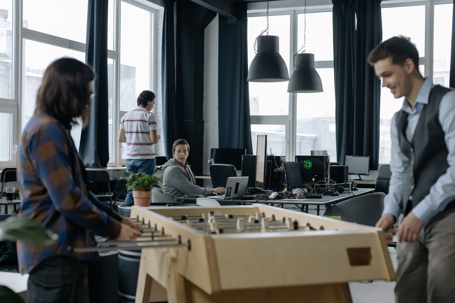 Surge in US Tech Layoffs as European Giant Offers Lucrative Incentives