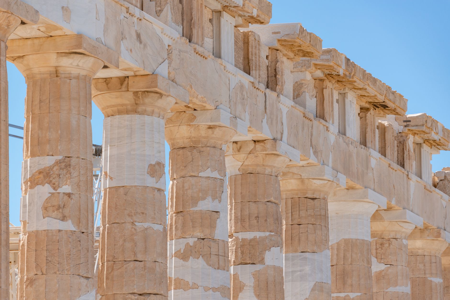 British Mathematician Challenges Parthenon's Optical Illusion Myth