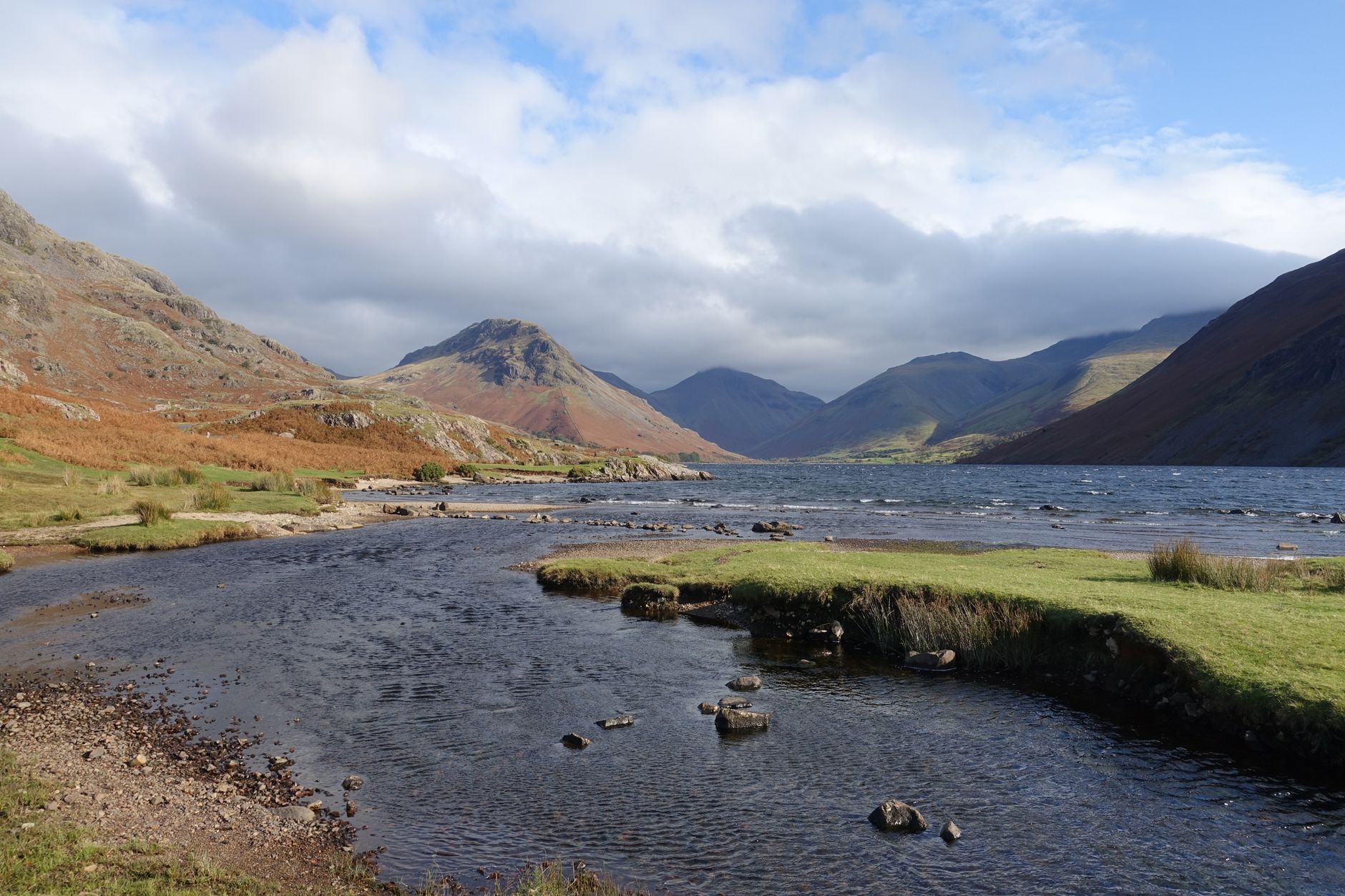 England's Waters in Dire Straits: Only 14% Achieve Good Health