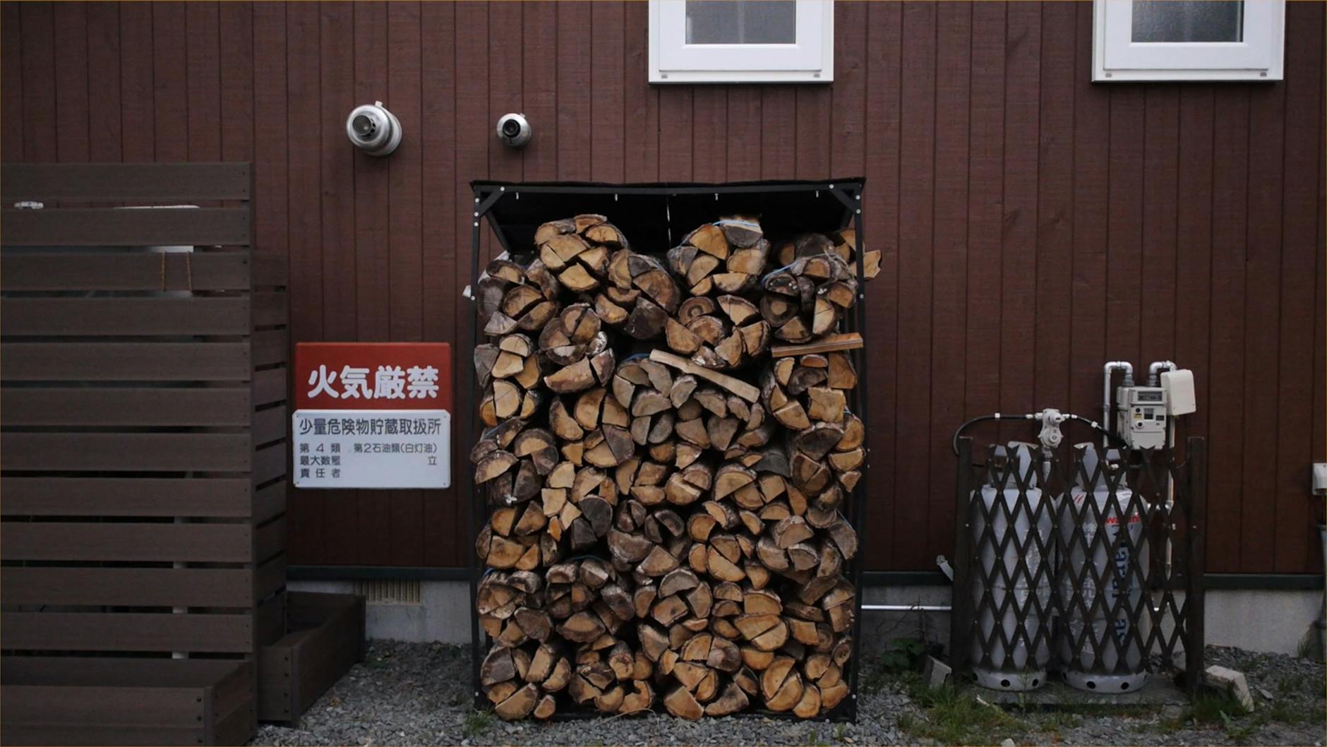 Soaring Gas Prices Force Asian Households Back to Firewood