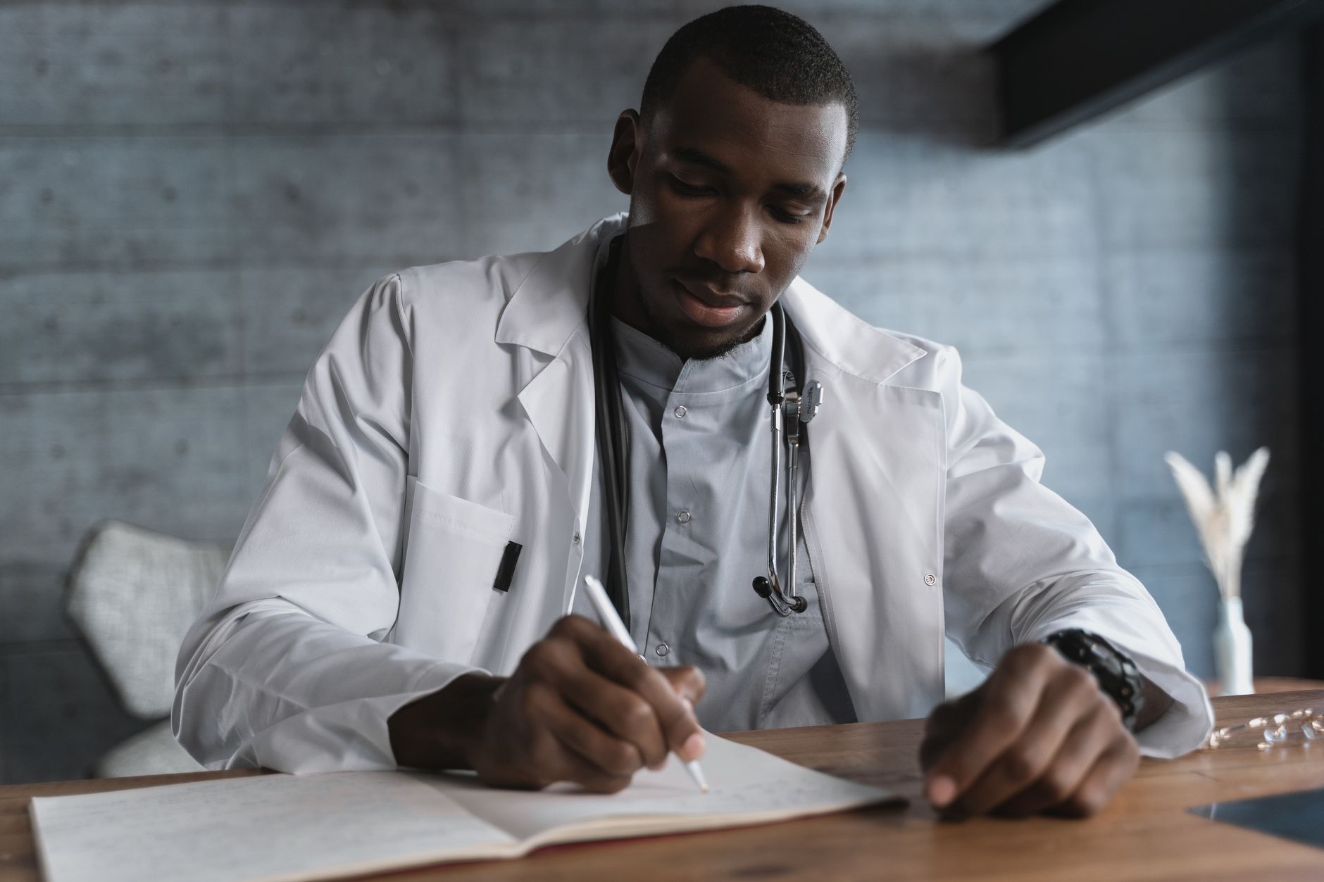 Tamil Nadu Doctors Rally Against Bureaucratic Overhaul in Medical Education