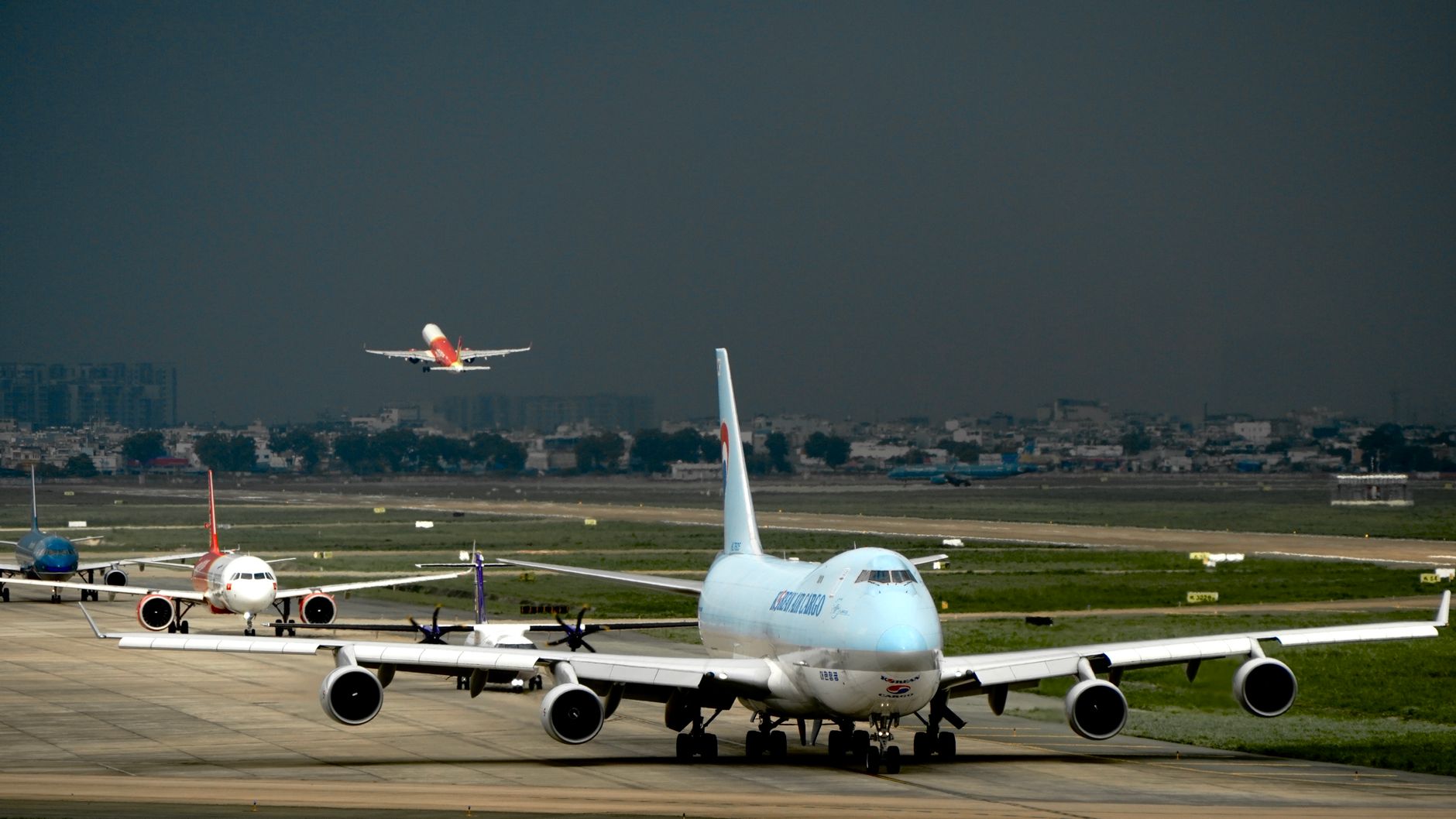Kashmir's Flight Safety Bolstered with New Environmental Measures