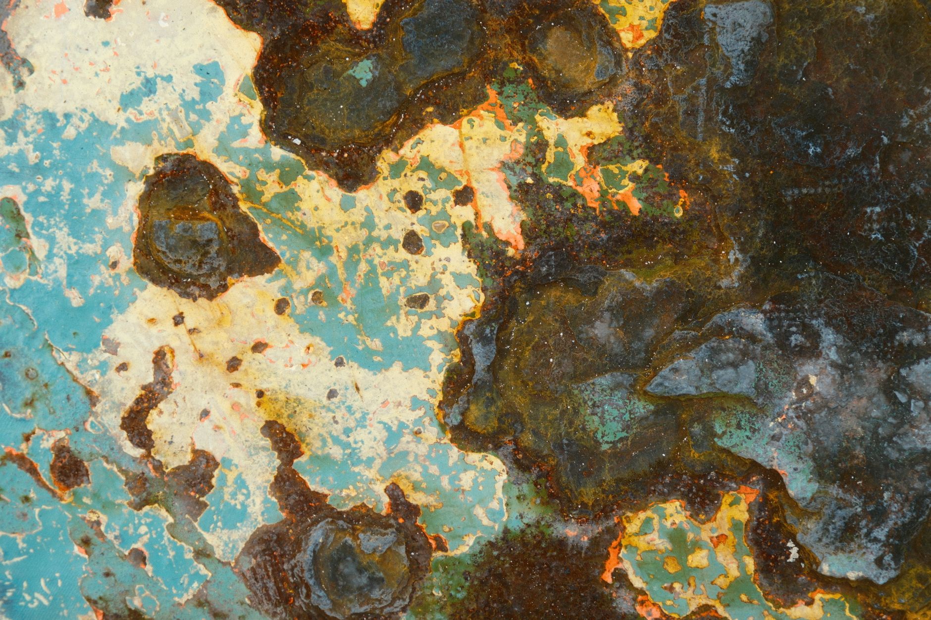 Why Gold's Lustre Remains Untarnished: The Atomic Revelation