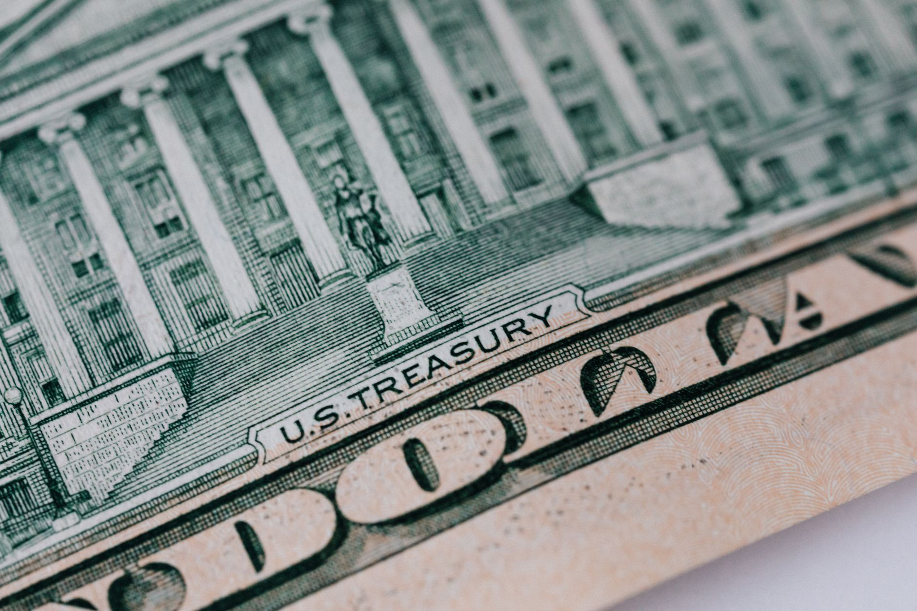 US Treasury Yields Surge to 5% Amid Middle East Turmoil
