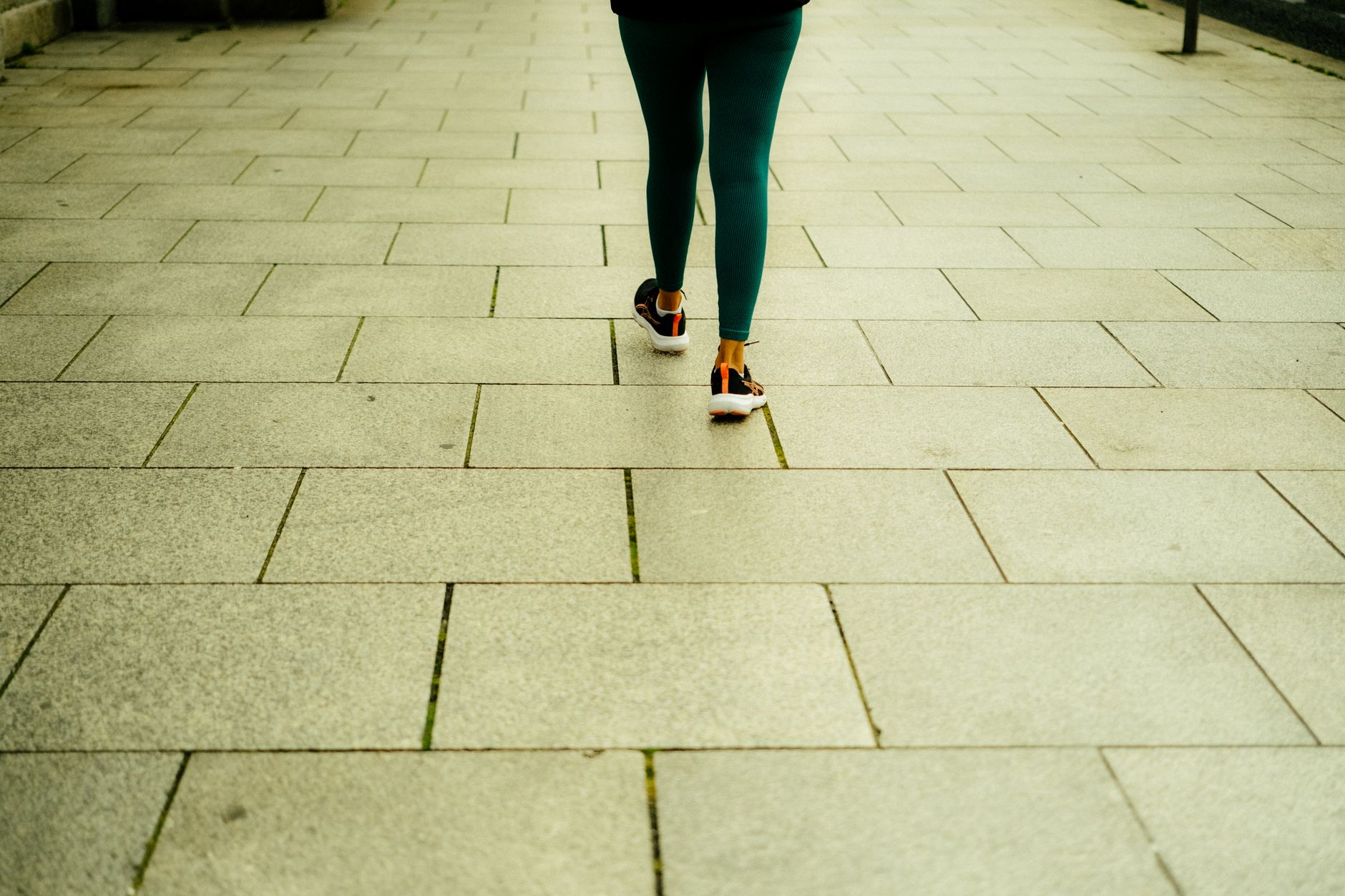 Why Do Humans Walk Anticlockwise? The Unexplained Phenomenon