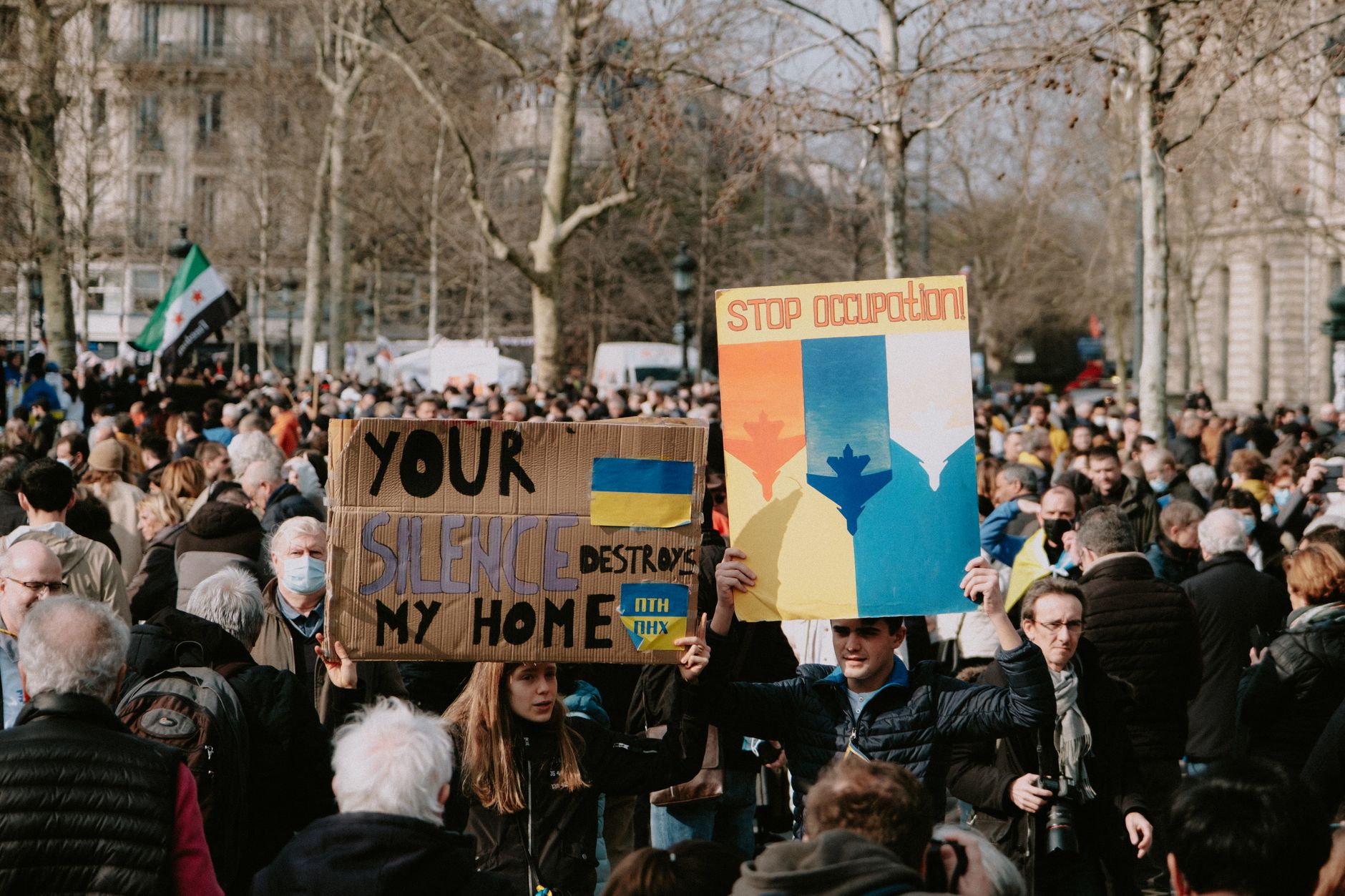 Parisian Students Barricade Schools Amidst Protests