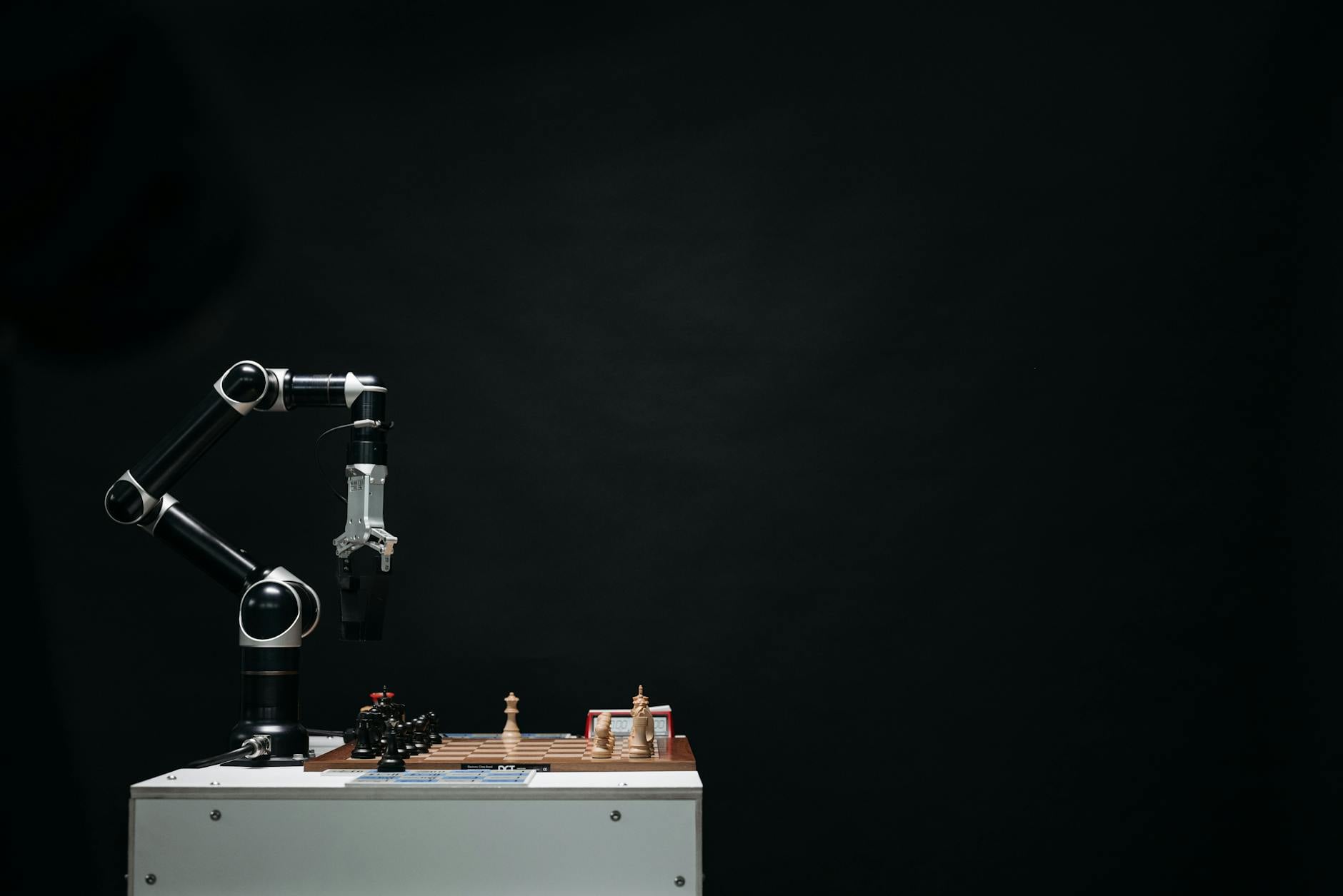 Anthropic Calls for AI Development Pause Amid Control Fears