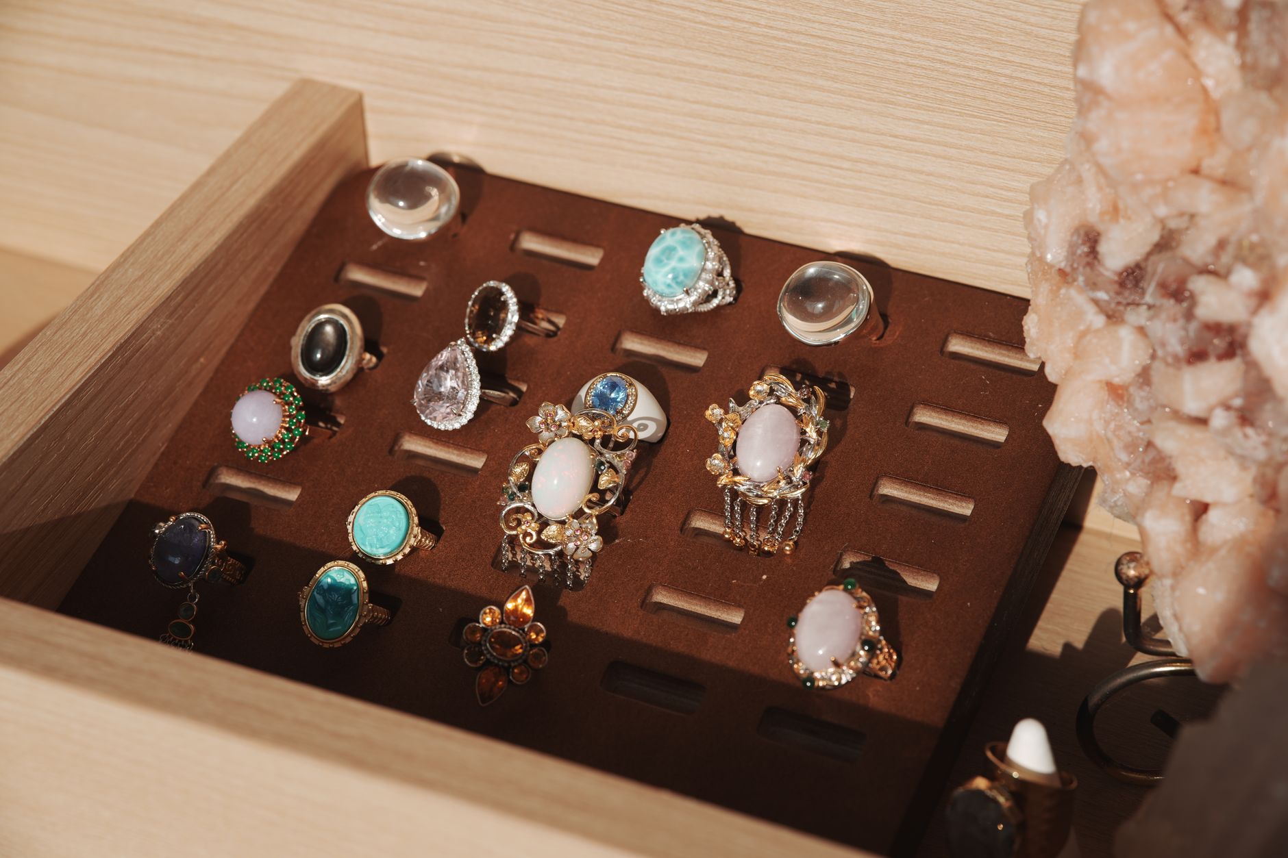 AI Agents Synchronise, Gemstones Found on Mars, and More