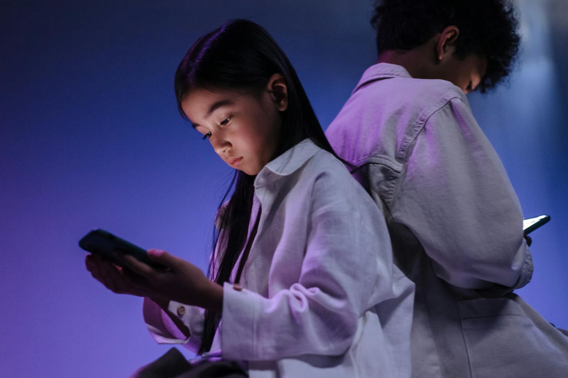 Doctors Warn: Screen Time Poses Grave Risks to Children