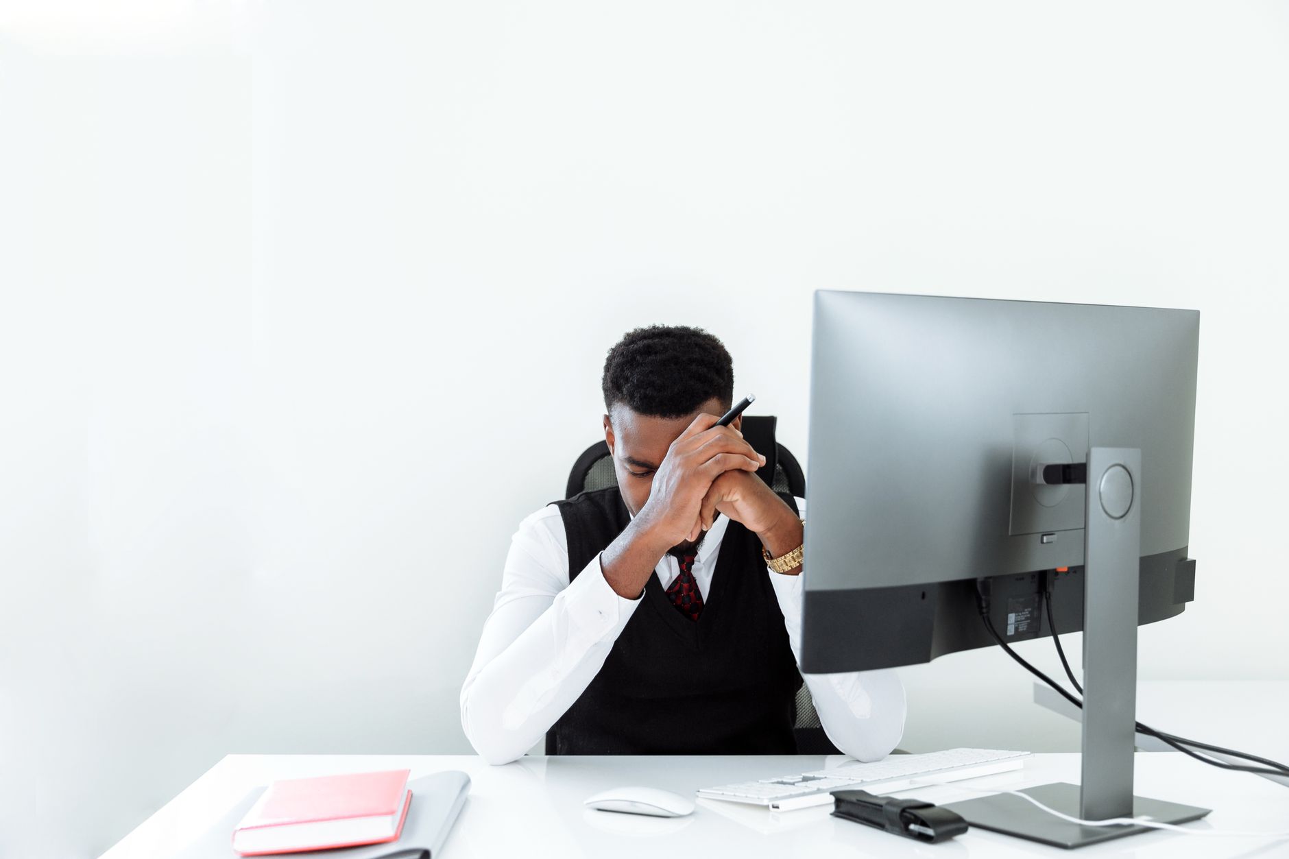 Tech Titans Tout AI Efficiency as Staff Endure Marathon Hours