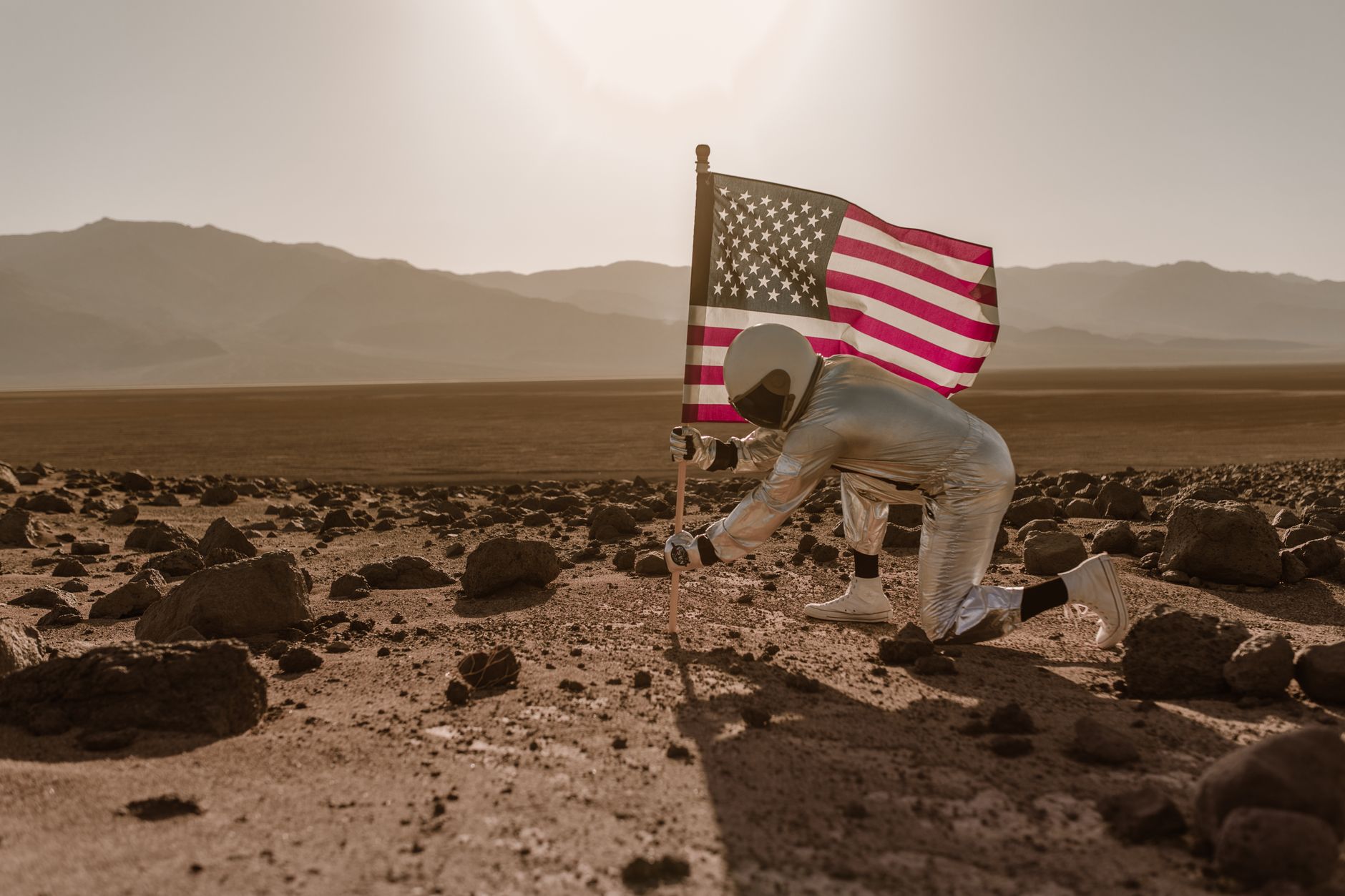 Martian Mysteries and Mysterious Cousins: A Week in Science