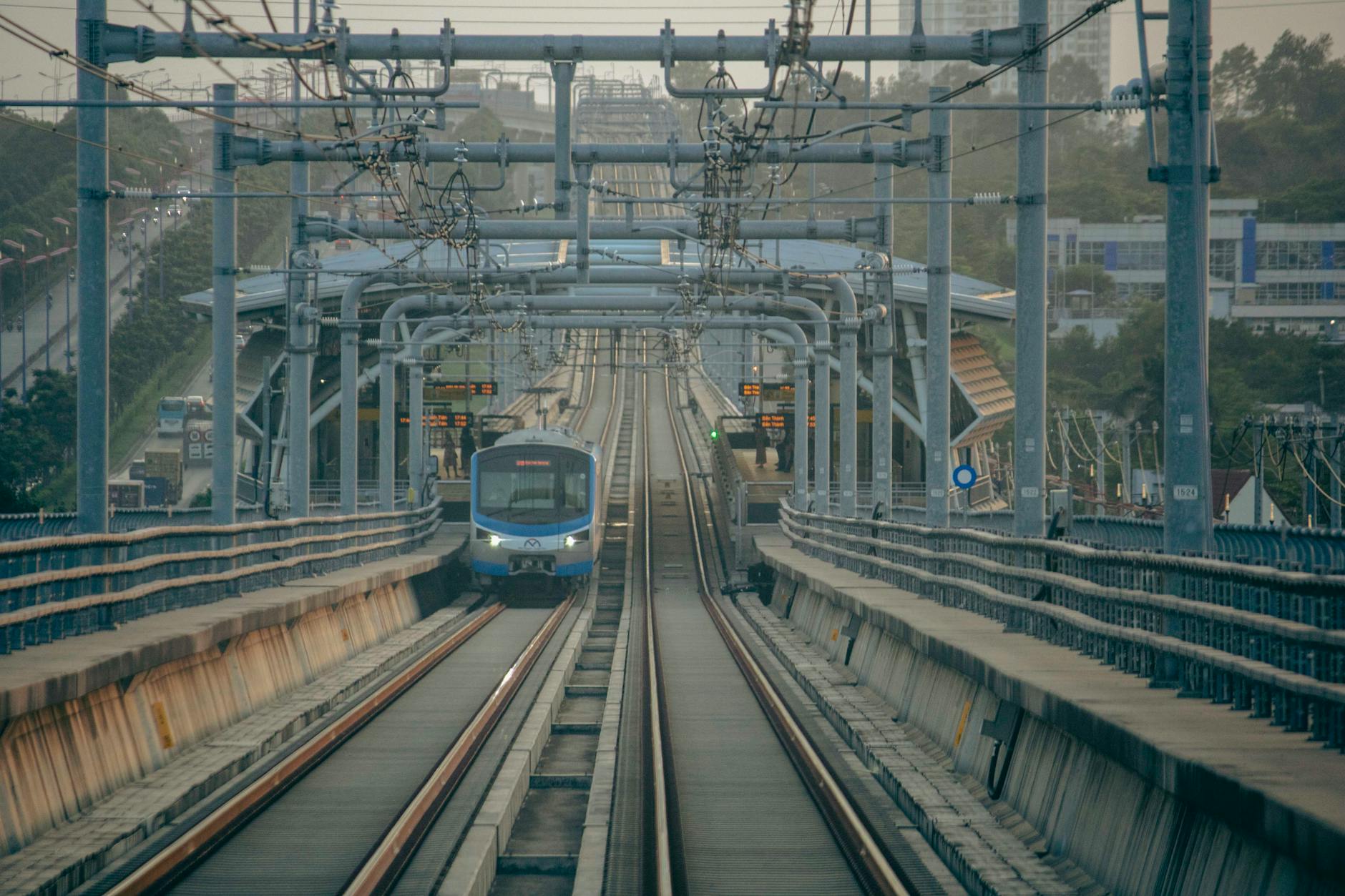 Kolkata Metro Partners with IIT Madras to Pioneer Homegrown Rail Technology