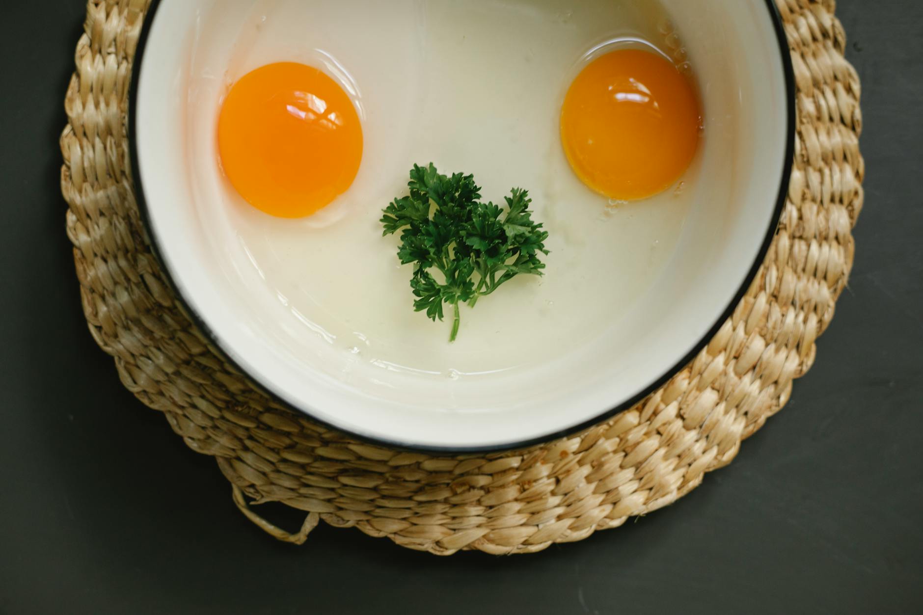Discover Foods Richer in Vitamin B12 Than Eggs