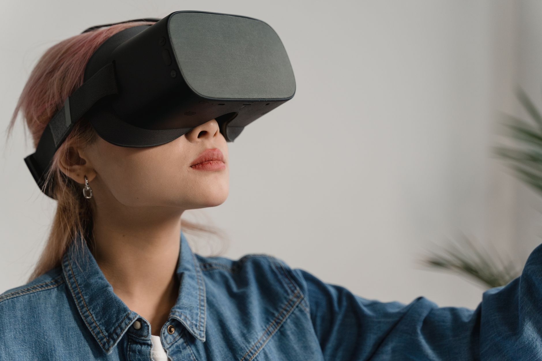 Google's Genie 4: Redefining Virtual Reality with Real-world Simulations