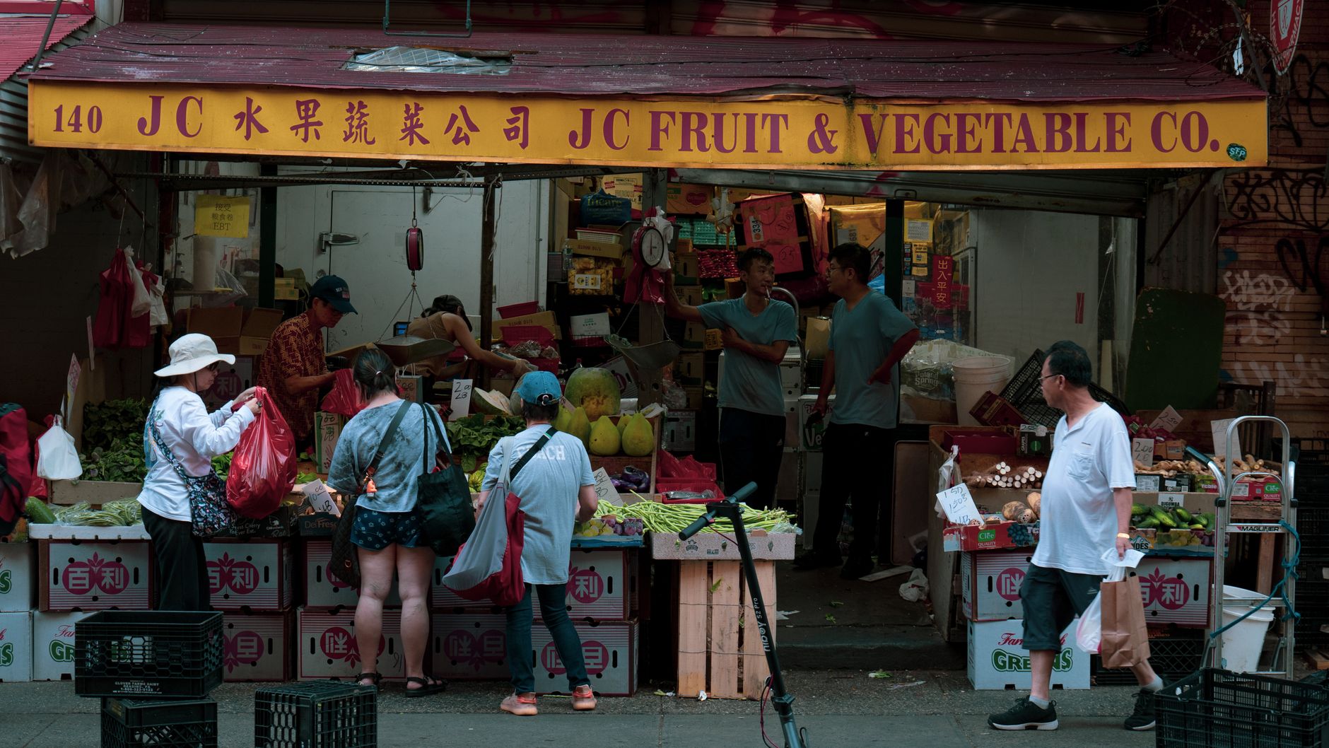 Mamdani's NYC Grocery Store Initiative Faces Legal Hurdle