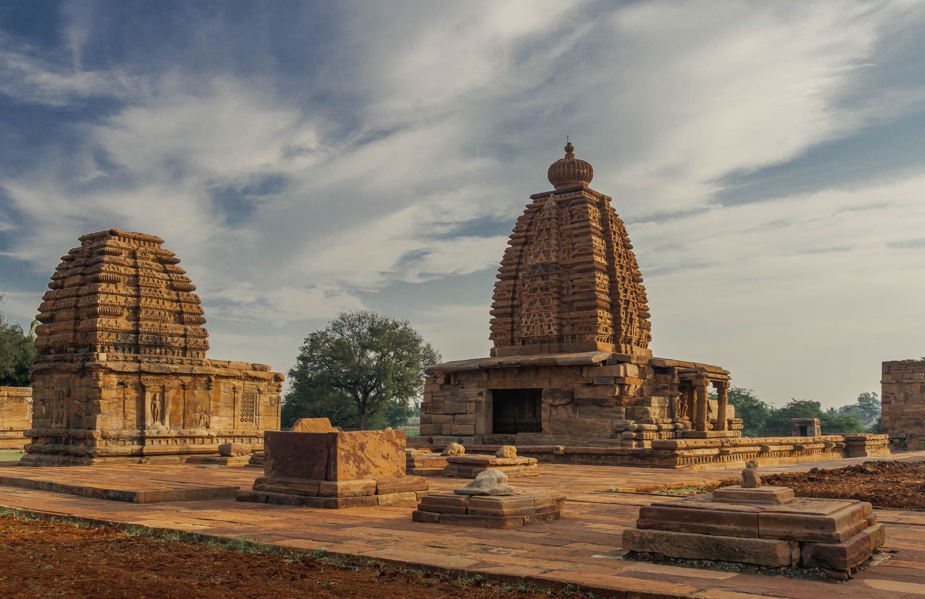 Veerashaiva-Lingayat Institutions: Catalysts for Education in North Karnataka