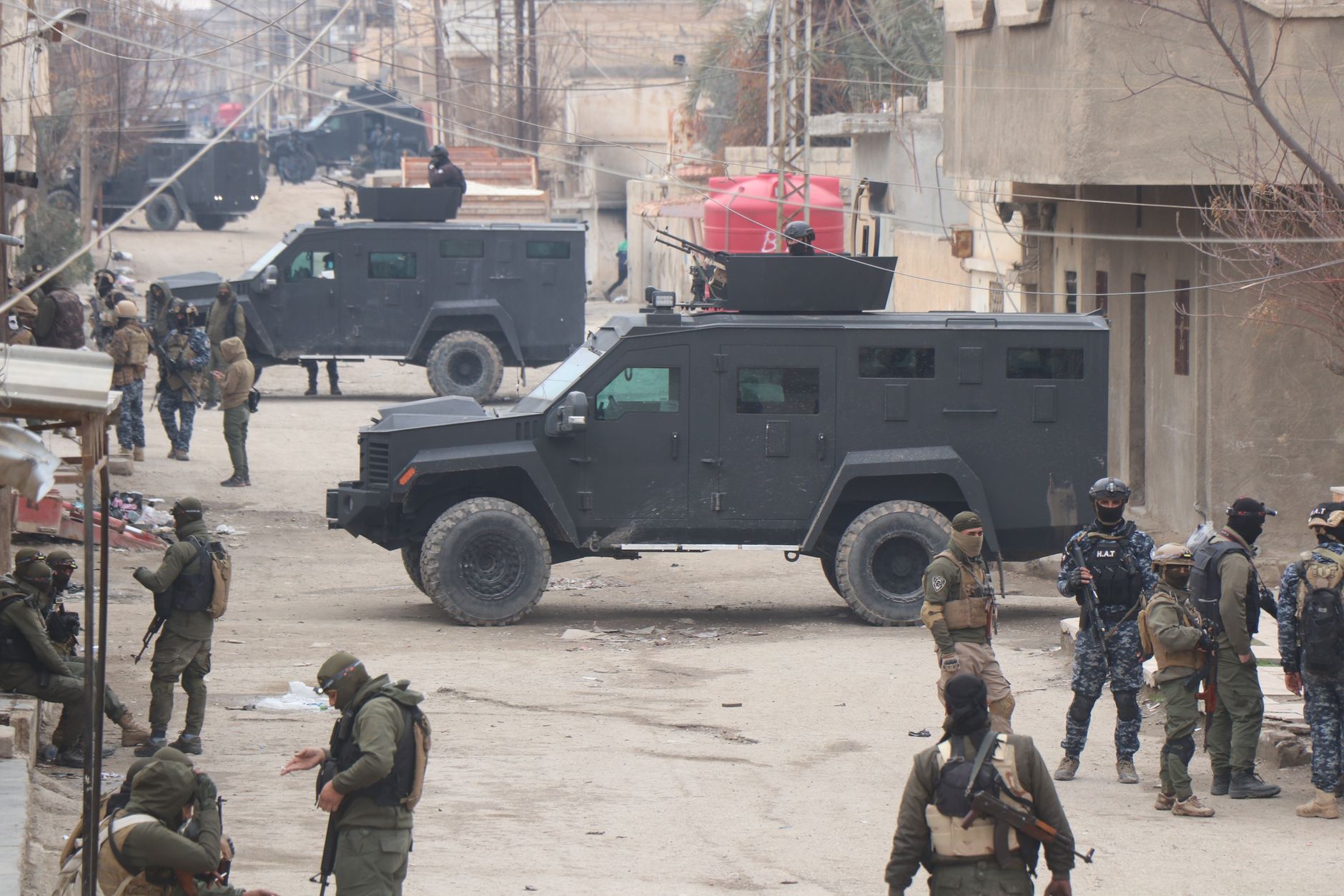 Al-Qaida and ISIS: Contrasting Visions for AI in Warfare