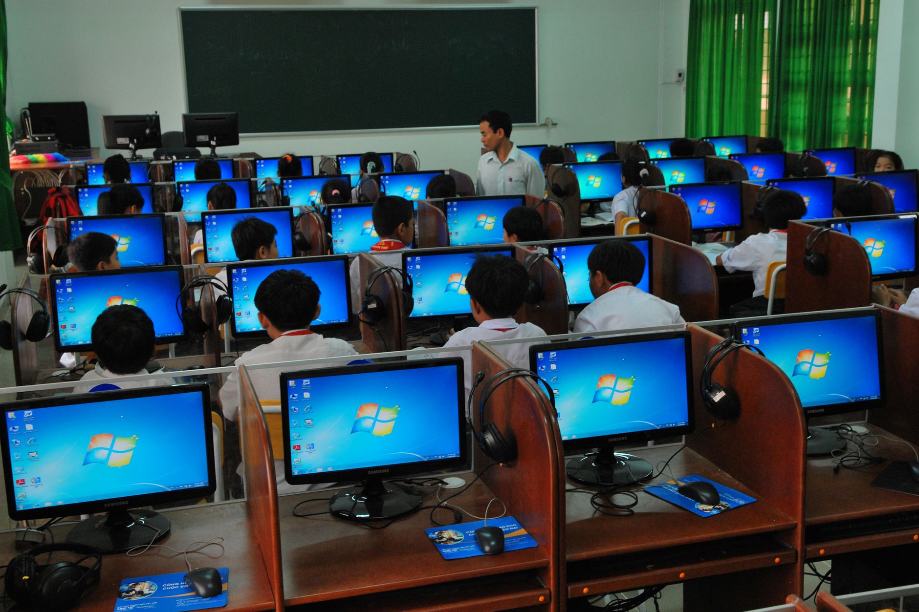 DSEL's Bold Move: 3,000 New Teachers to Revolutionise Computer Education