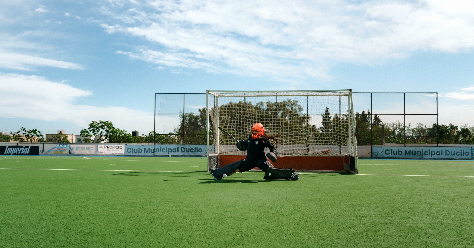 Jessica Buchanan's Heroic Save Shines at Women's Hockey World Cup