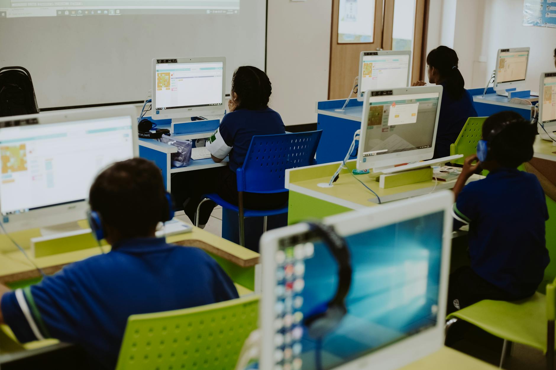 SAIL and EdCIL Join Forces to Digitise Classrooms in India