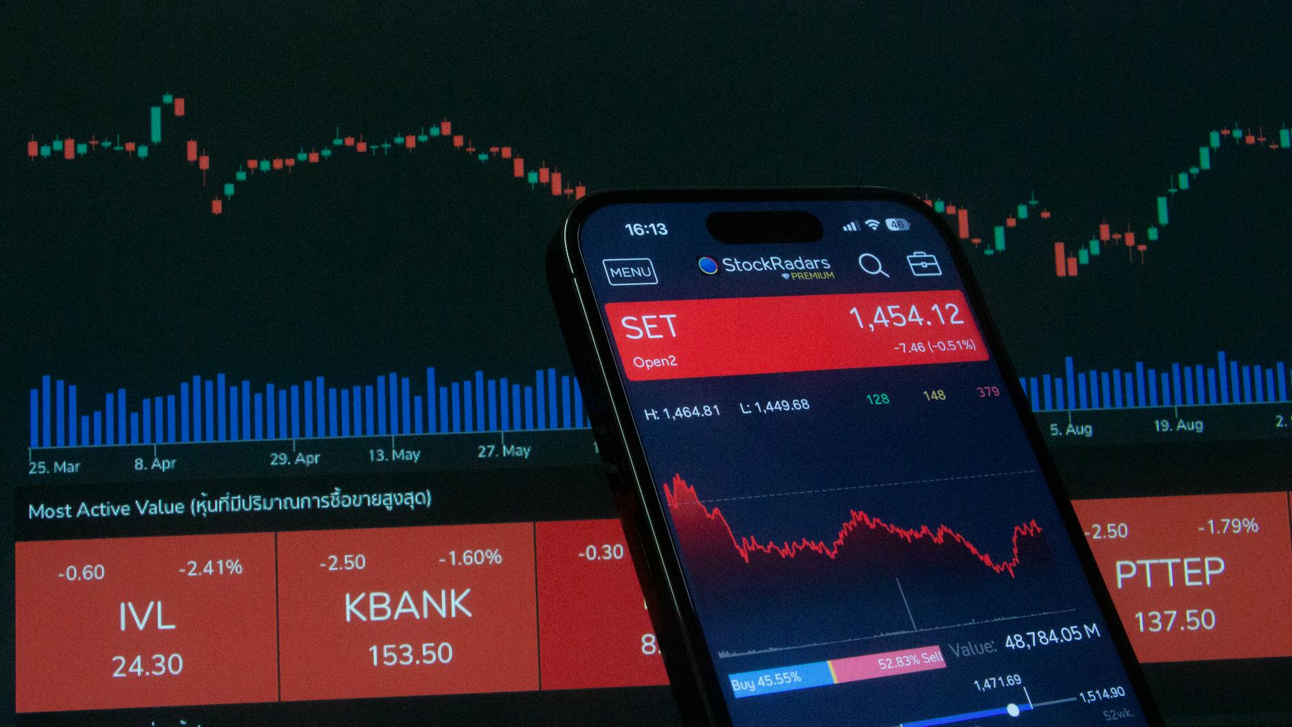 Kaynes Technology Faces Investor Concerns Amid Market Tumble