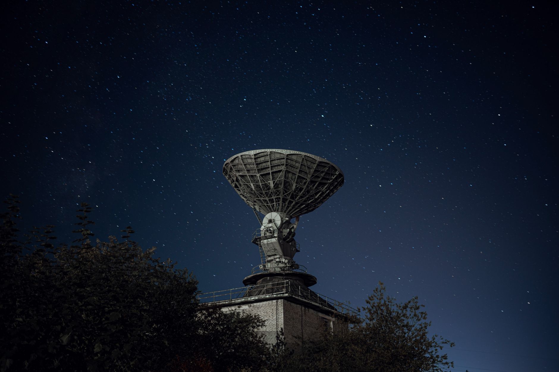 Webb Telescope Unveils the Universe's Most Distant Radio Mystery