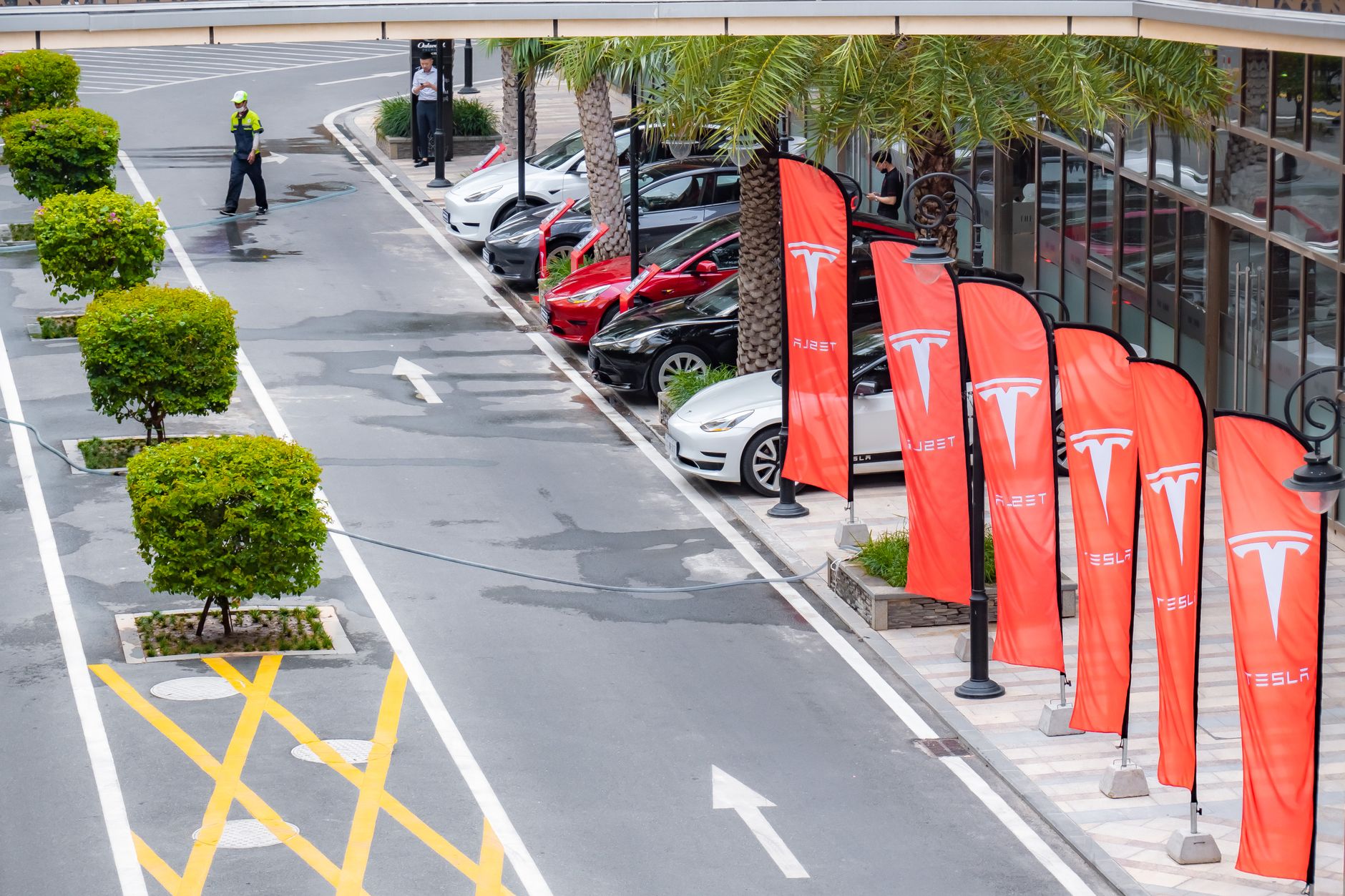 Tesla's China Exit: A Precursor to a SpaceX Union?