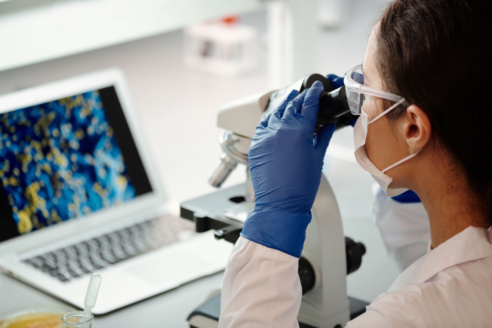 Dwindling Trust in Science as Pandemic Confidence Ebbs