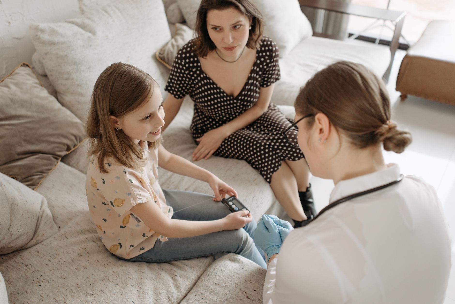 Annual Medical Checks Advised for Women with PMOS
